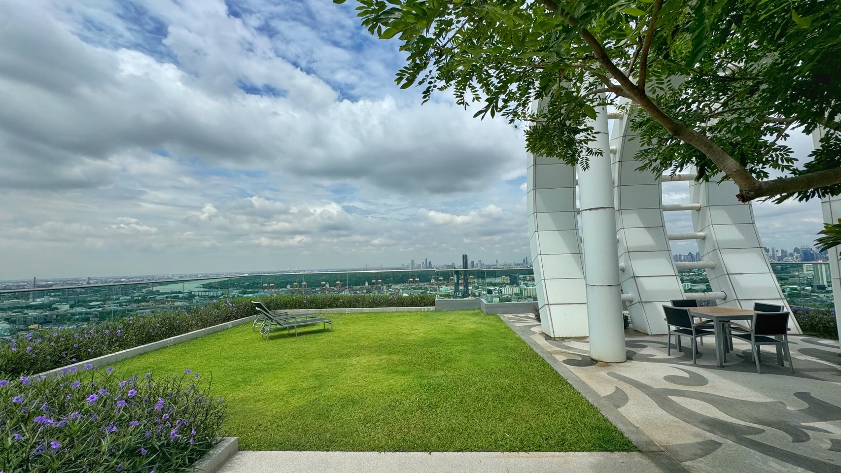 ขาย / เช่า คอนโด Rhythm Sukhumvit 50 (ริทึ่ม สุขุมวิท 50) ด่วน! ห้องชั้นสูงที่ขายถูกสุดในโครงการ!!