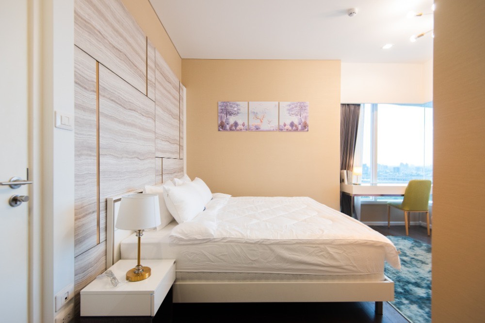 For rent Cheap Rent The Saint Residences Condo 2-Bed High Floor - Unit A-3207, Fl.32 Bldg.A (No.588/302)