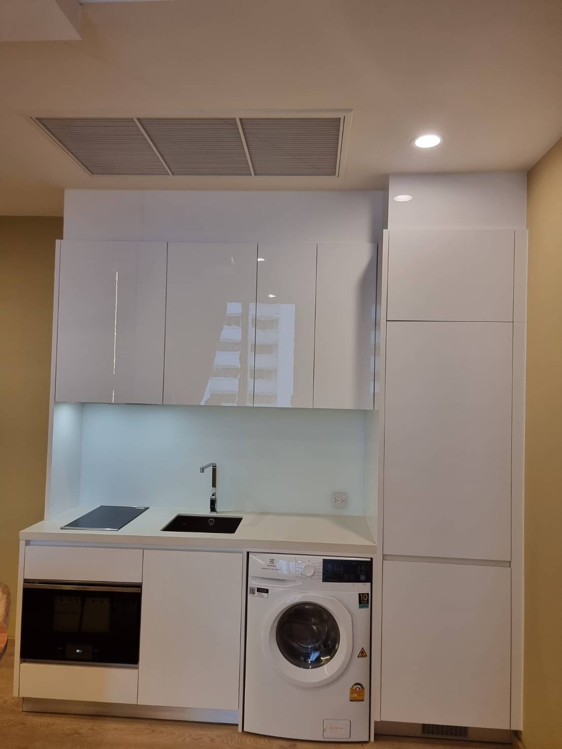 ให้เช่าคอนโด Noble BE19 (โนเบิล บี19) 1 ห้องนอน 1 ห้องน้ำ 44 ตร.ม. ห้อง built-in แต่งสวย เครื่องสุขภัณฑ์แบบ upgrade+ ระบบ smarthome