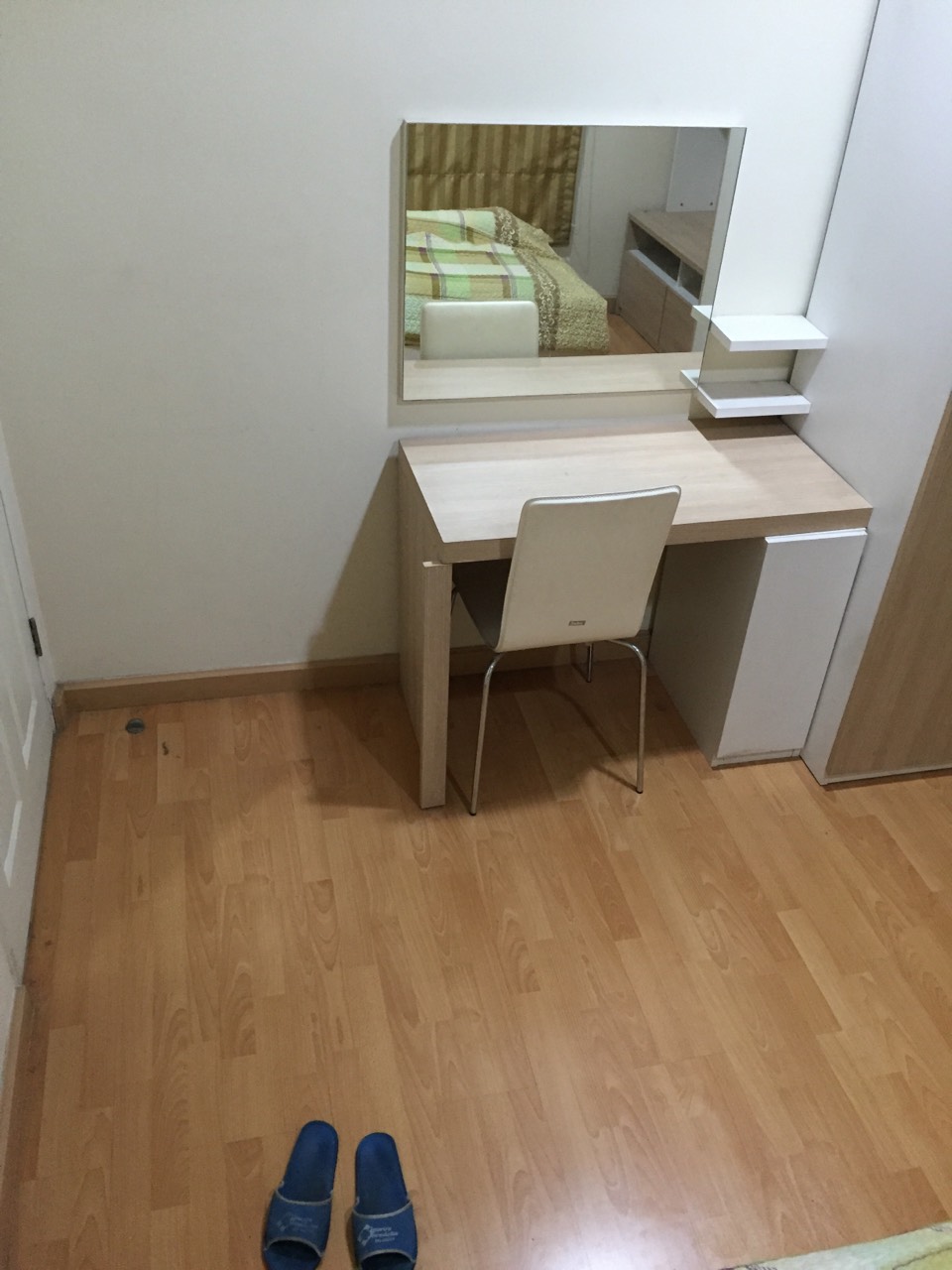 ขายถูกคอนโด Life @ Phahon18 ( ไลฟ์ แอท พหลฯ18 )(พหลโยธิน 18) แบบ 2 ห้องนอน 2 ห้องน้ำ ราคา 5.2 ล้าน ฟรีโอน พื้นที่ 62 ตร.ม ชั้น 2 (ห้อง19) ห้องมุม ทิศตะวันออก พร้อมเฟอร์