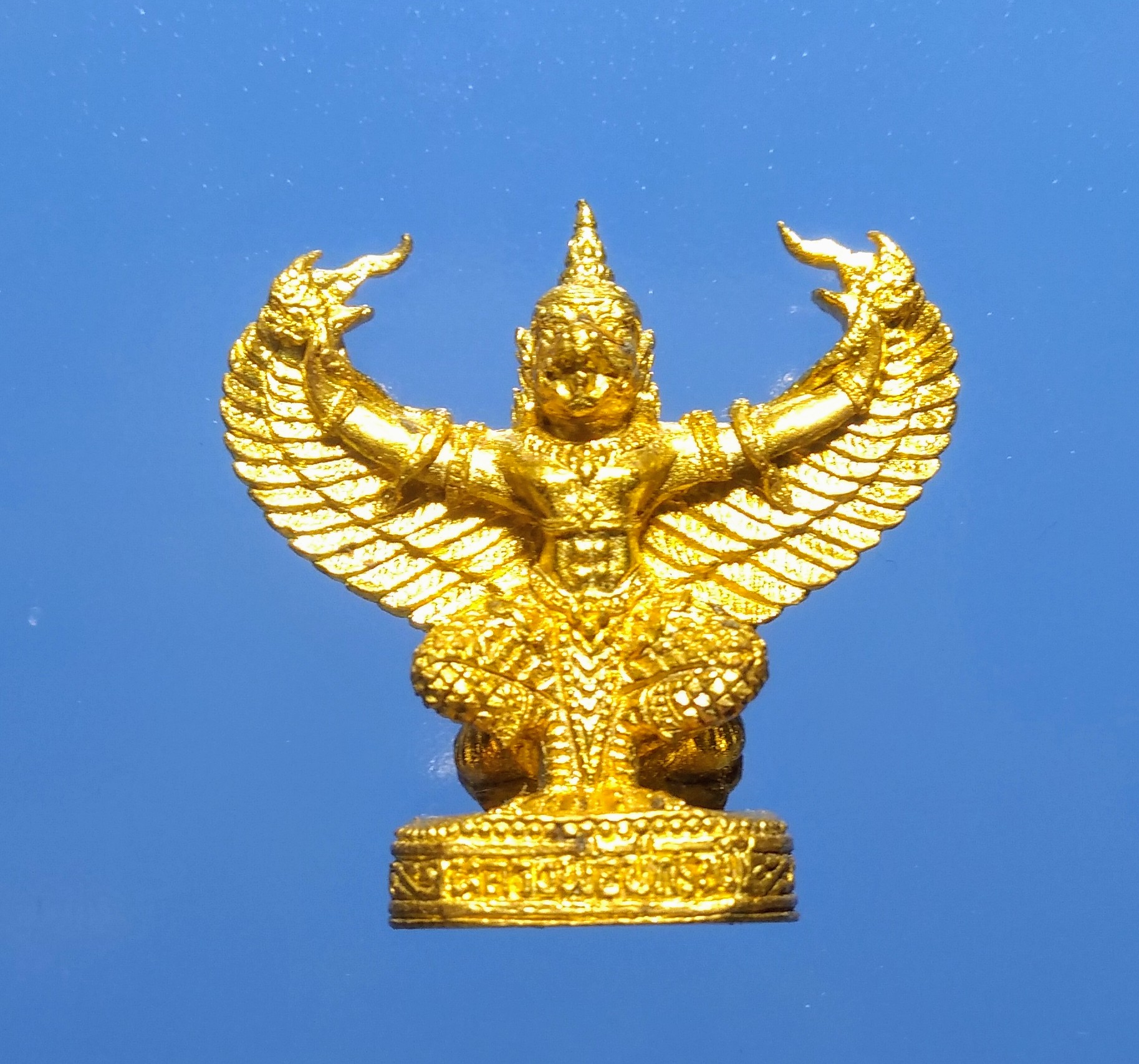 พญาครุฑหลังพระอุปคุตจกบาตรมองตะวัน หลวงพ่อปกรณ์ วัดถ้ำผาแด่น