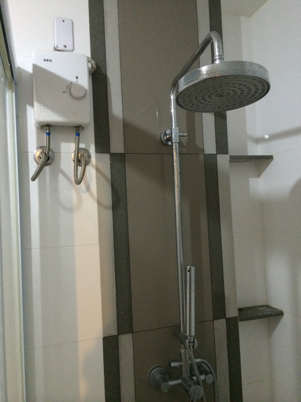 ให้เช่า คอนโด rhythm ratchada 1 ห้องนอน ขนาด 35 ตรม. ทิศใต้ วิวสระ ชั้น 26 18,000 บ./ เดือน ทิศใต้แดดไม่ร้อน เป็นห้องห้องมุมเป็นส่วนตัววิวสวยมาก