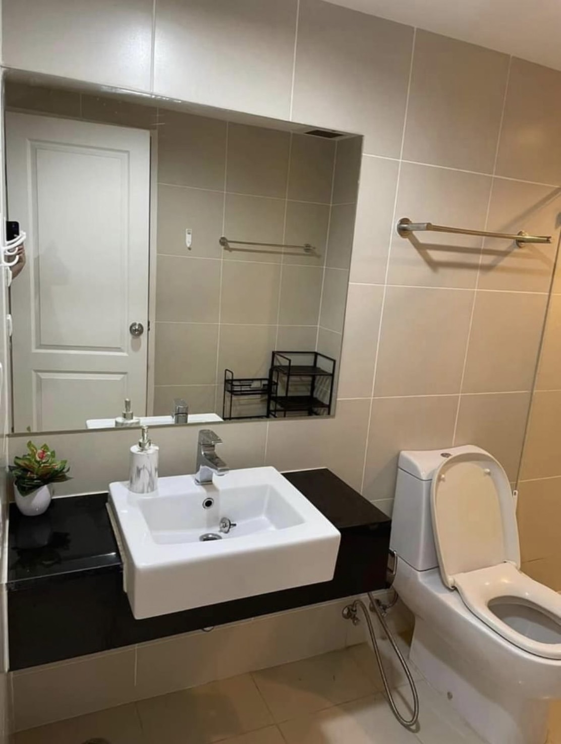 ให้เช่าคอนโด เบ็ล แกรนด์ พระราม 9 Belle Grand Rama 9 (Belle Avenue) ขนาด 1 ห้องนอน 1 ห้องน้ำ ชั้น 22 ตึก D2