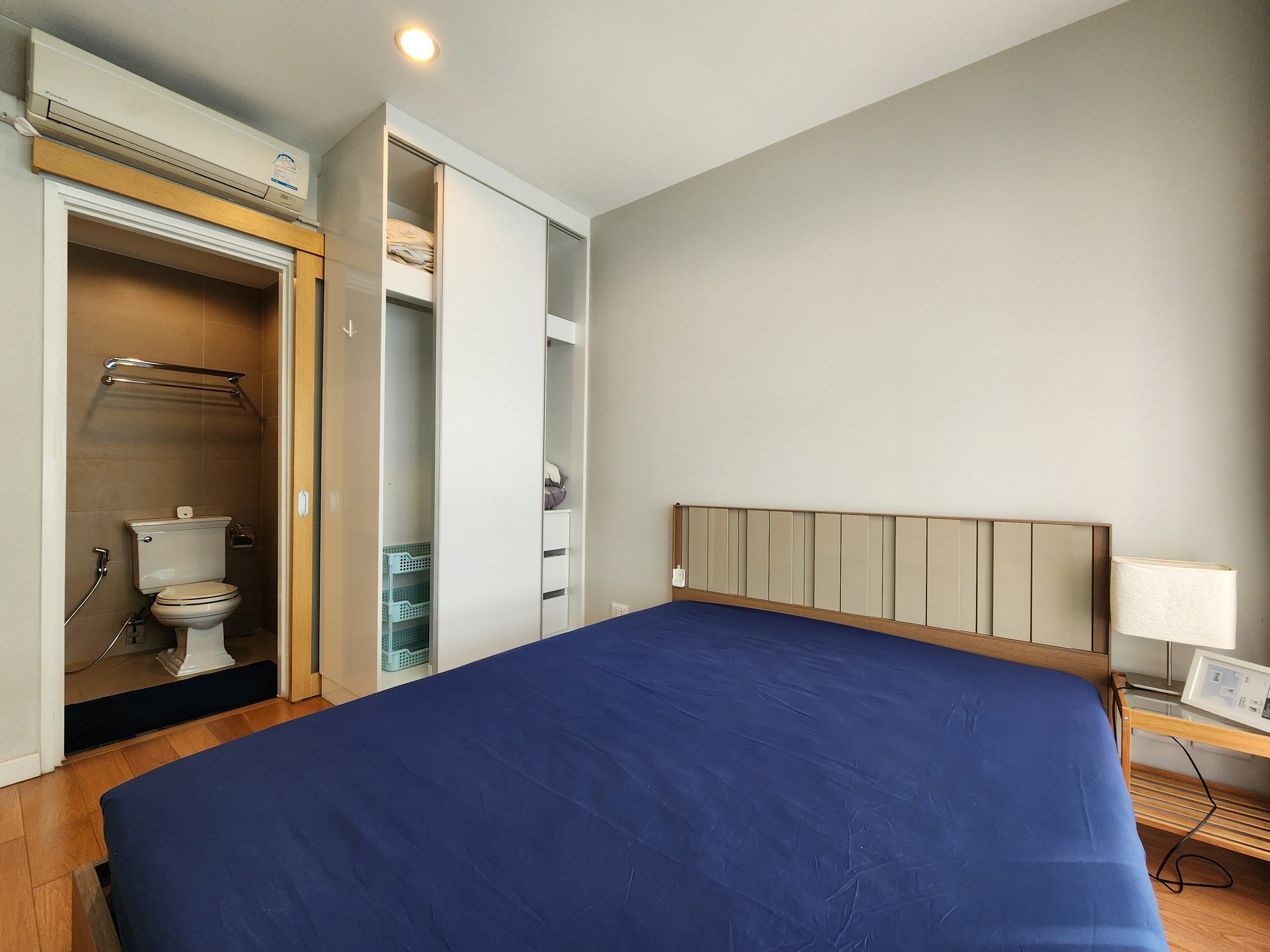 ให้เช่าคอนโด 1 ห้องนอน 1 ห้องน้ำ ขนาด 29 ตรม ชั้น 6 ทิศตะวันตก 18,000 บาท/เดือน สัญญาเช่าอย่างน้อย 1 ปี