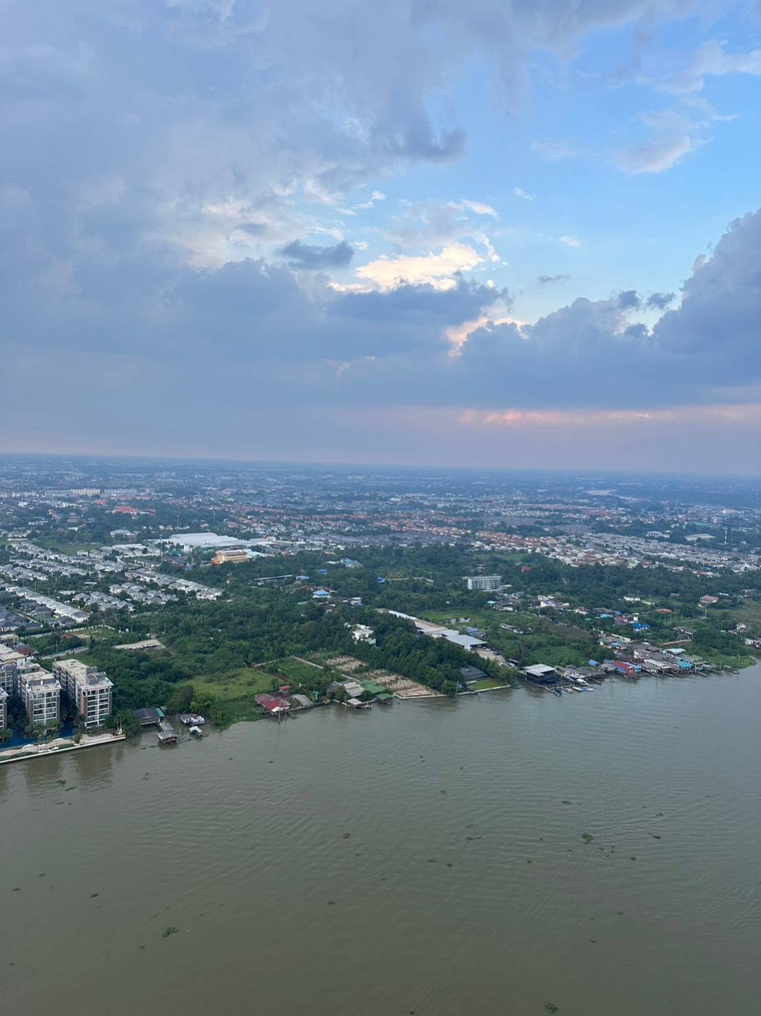 ขายคอนโด Politan Aqua 1 ห้องนอน 1 ห้องน้ำ ชั้น 48 ห้อง 29 ตรม. วิว เเม่น้ำ เลขที่ 11/1560 ที่จอดรถ 1 ที่ ขายราคา 3.35 ล้าน ค่าโอนคนละครึ่ง