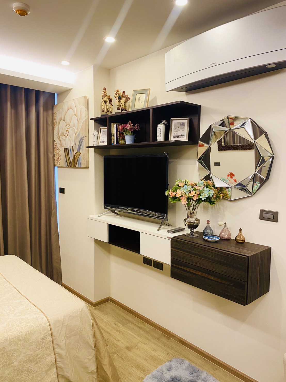 ให้เช่าคอนโด 168 Sukhumvit 36 (168 สุขุมวิท 36) 1 ห้องนอน 1 ห้องน้ำ ขนาด 30 ตรม ชั้น 2 ห้องแต่งครบพร้อมเข้าอยู่