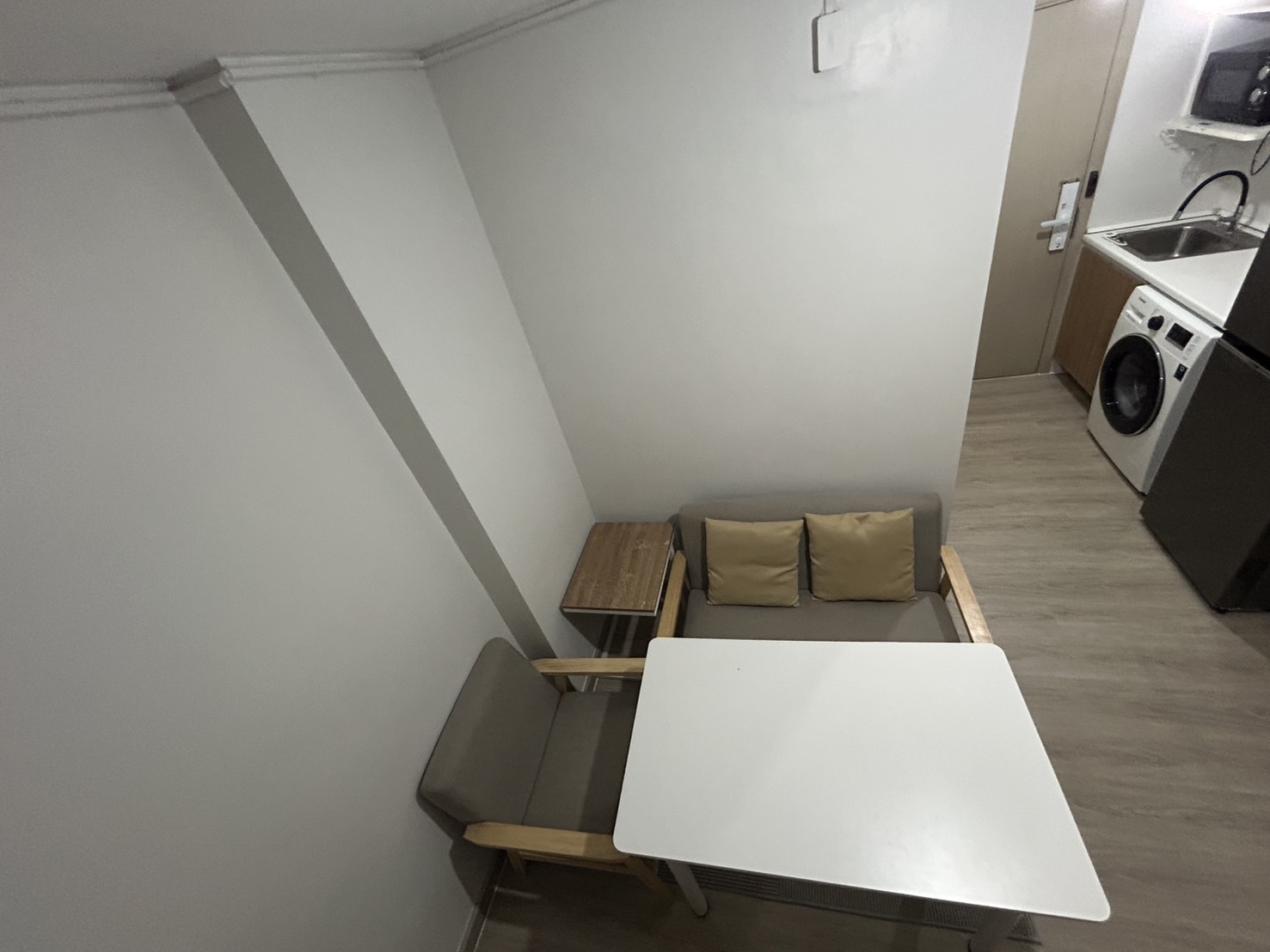 ให้เช่าคอนโด เอลลิโอ สุขุมวิท 64 (Elio Sukhumvit 64) พร้อมเข้าอยู่! 🏡