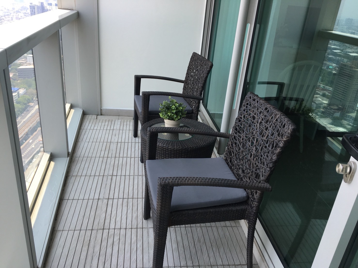 ขายคอนโด คอนโด เดอะ ริเวอร์ เจริญนคร / THE RIVER CHAROENNAKORN โครงการใกล้สะพานตากสิน