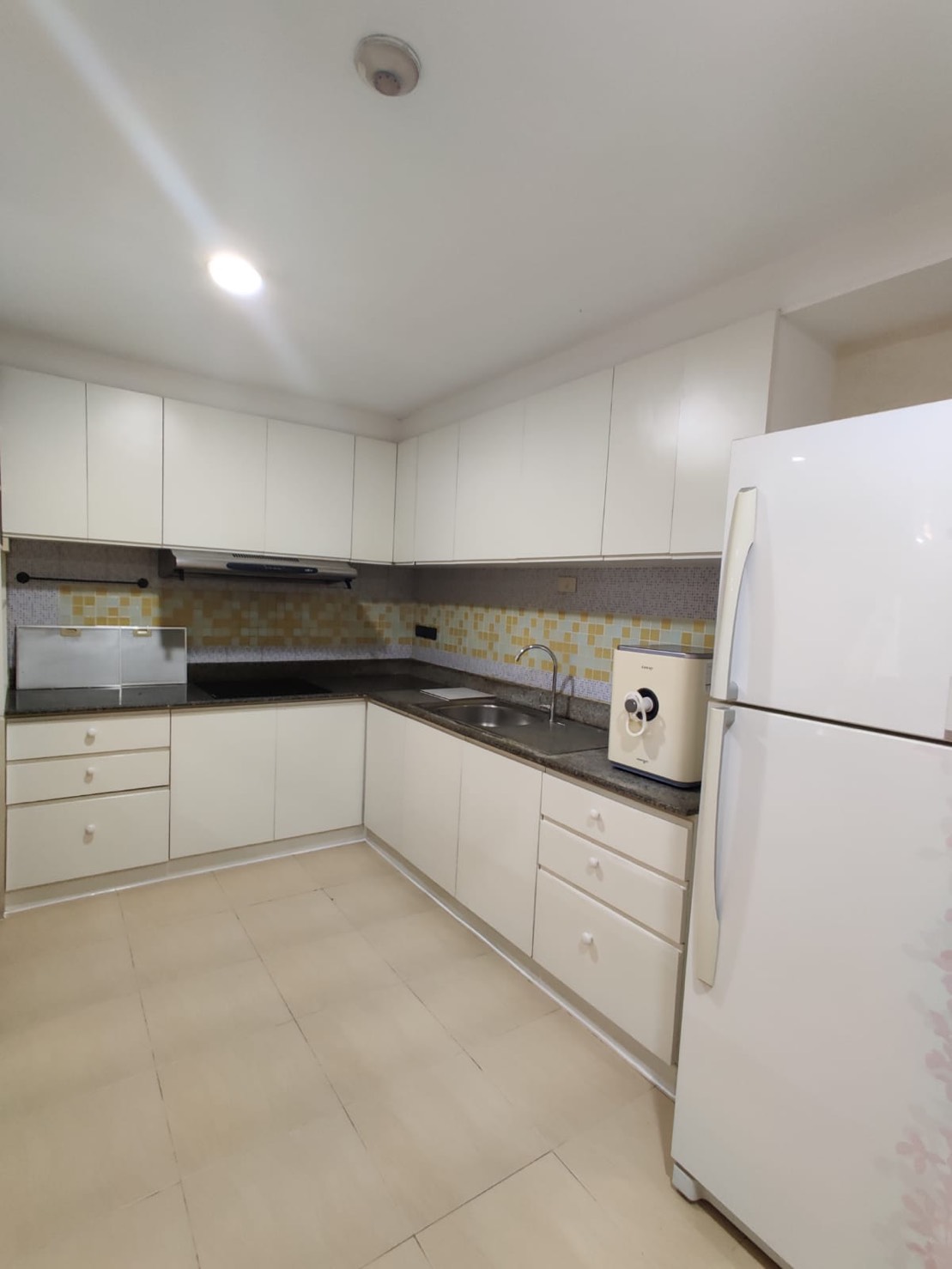 ขาย / ให้เช่าคอนโด Casa Viva (คาซ่า วีว่า) 2 ห้องนอน 3 ห้องน้ำ 1 ห้องครัว 1 ห้องแม่บ้าน ขนาด 146 ตรม