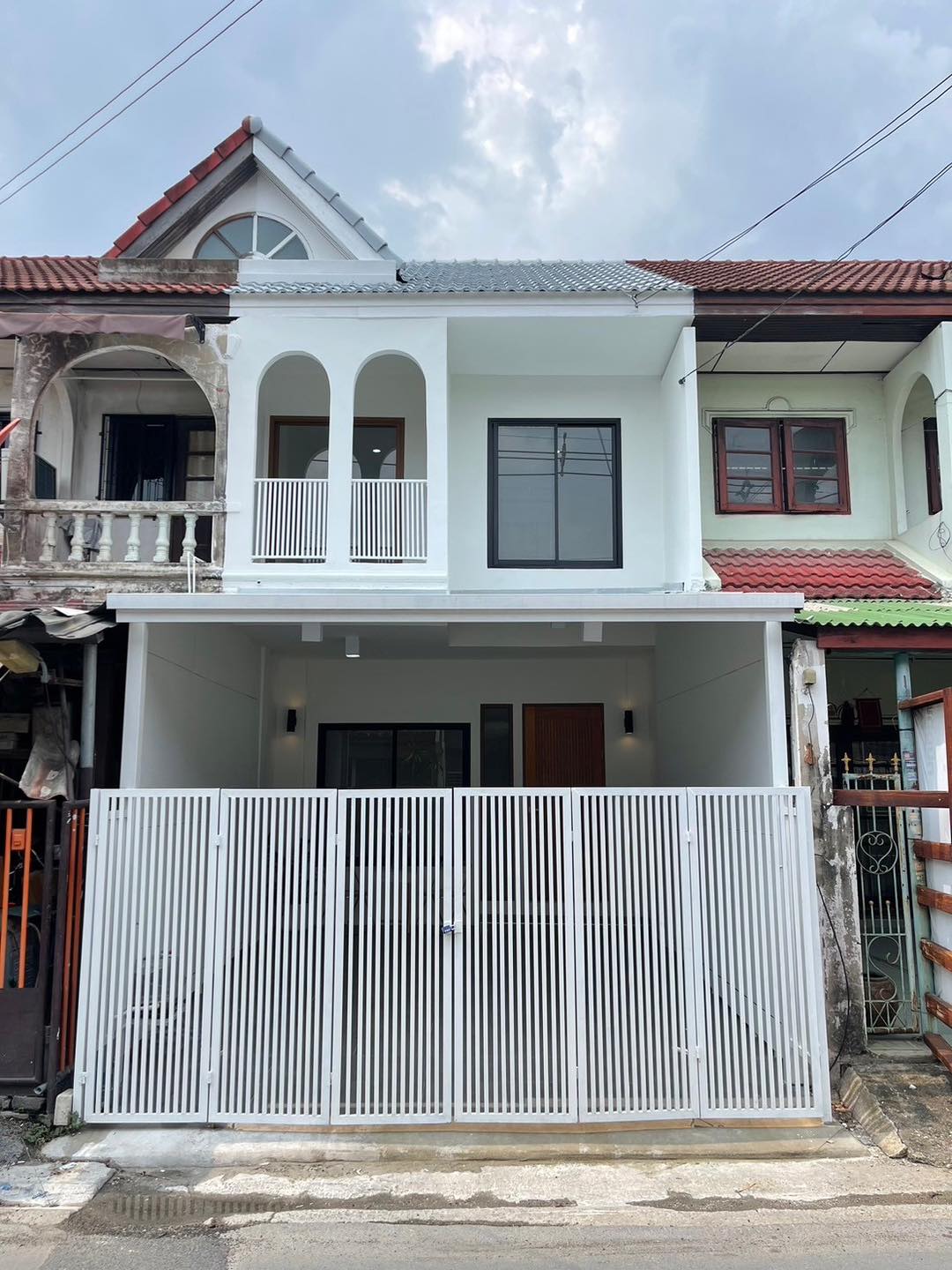 ทาวน์เฮาส์ 2 ชั้น ขายด่วน ราคาล่าสุดเพียง 2,490,000 บาท! ฟรีโอน 📣 🏠 ทาวน์เฮาส์ 2 ชั้น ขนาด 22 ตร.ว.