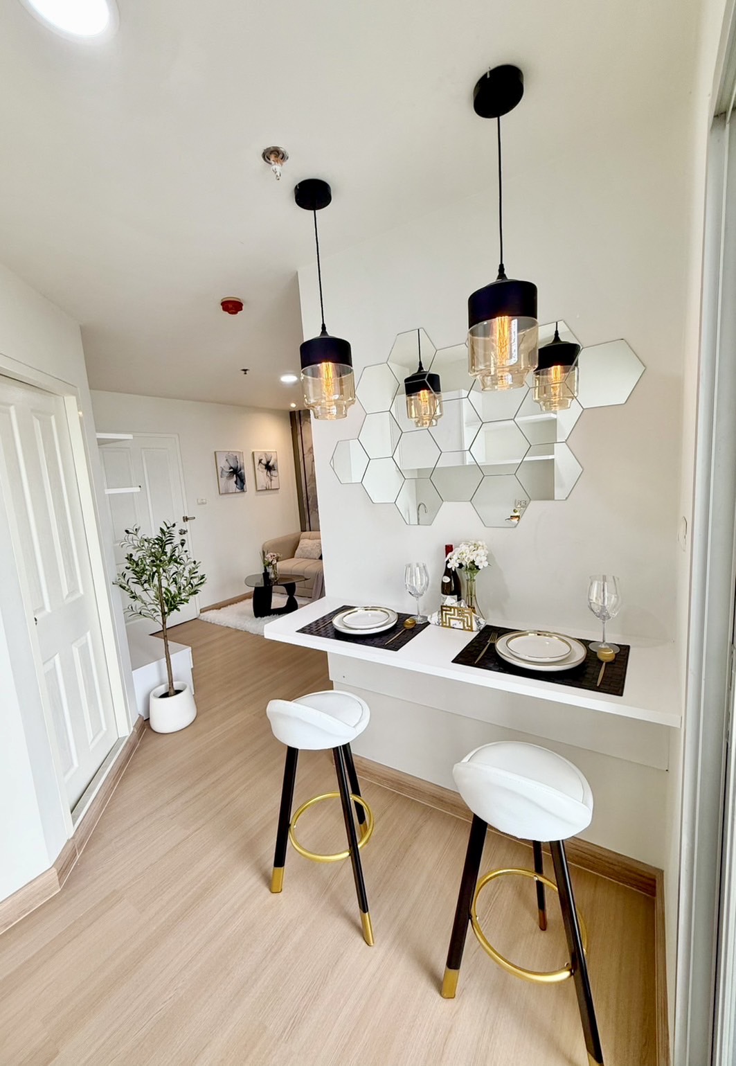 ขายคอนโด เดอะทรัส เรสซิเด้นซ์ ปิ่นเกล้า (For sale The Trust Residence Pinklao)