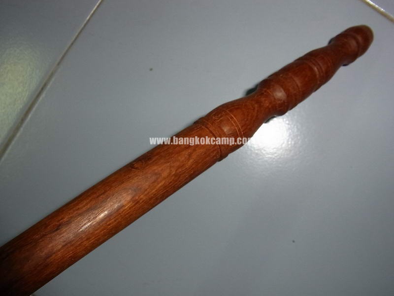 ไม้เท้า (ไม้ประดู่) จับกระชับมือ หัวม้า งานปราณีตน่าสะสม หรือเหมาะเป็นของฝากผู้ใหญ ่