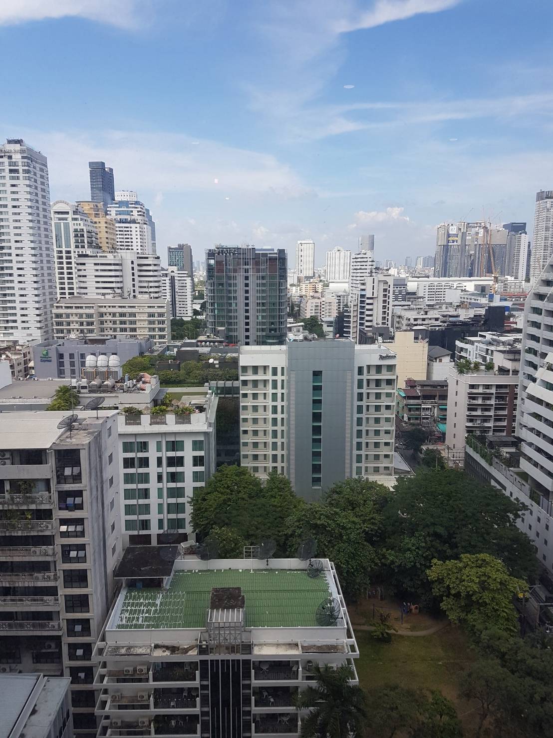 ให้เช่าคอนโด Sukhumvit Suite (สุขุมวิท สวีท) ห้องสตูดิโอ 1 ห้องน้ำ ขนาด 30 ตรม ชั้น 17 วิวโล่ง ห้องตกแต่งพร้อมเข้าอยู่