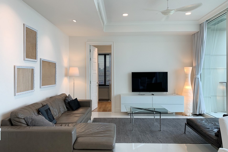 ให้เช่าคอนโด Royce Private Residences (รอย์ช ไพรเวท เรสซิเดนซ์ส) 2 ห้องนอน 2 ห้องน้ำ ขนาด 111.33 ตรม ชั้น 11