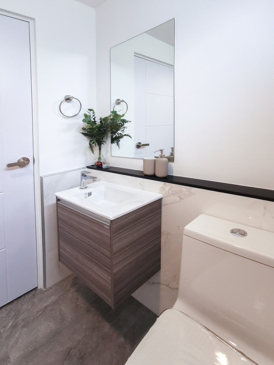 ขายทาวน์เฮ้าส์ ใจกลางสุขุมวิท (สุขุมวิท 89/1) บ้านสวยตกแต่งพร้อม ขายราคา 14.9 ล้าน ทาวน์เฮ้าส์ ขนาด 27 ตรวา.