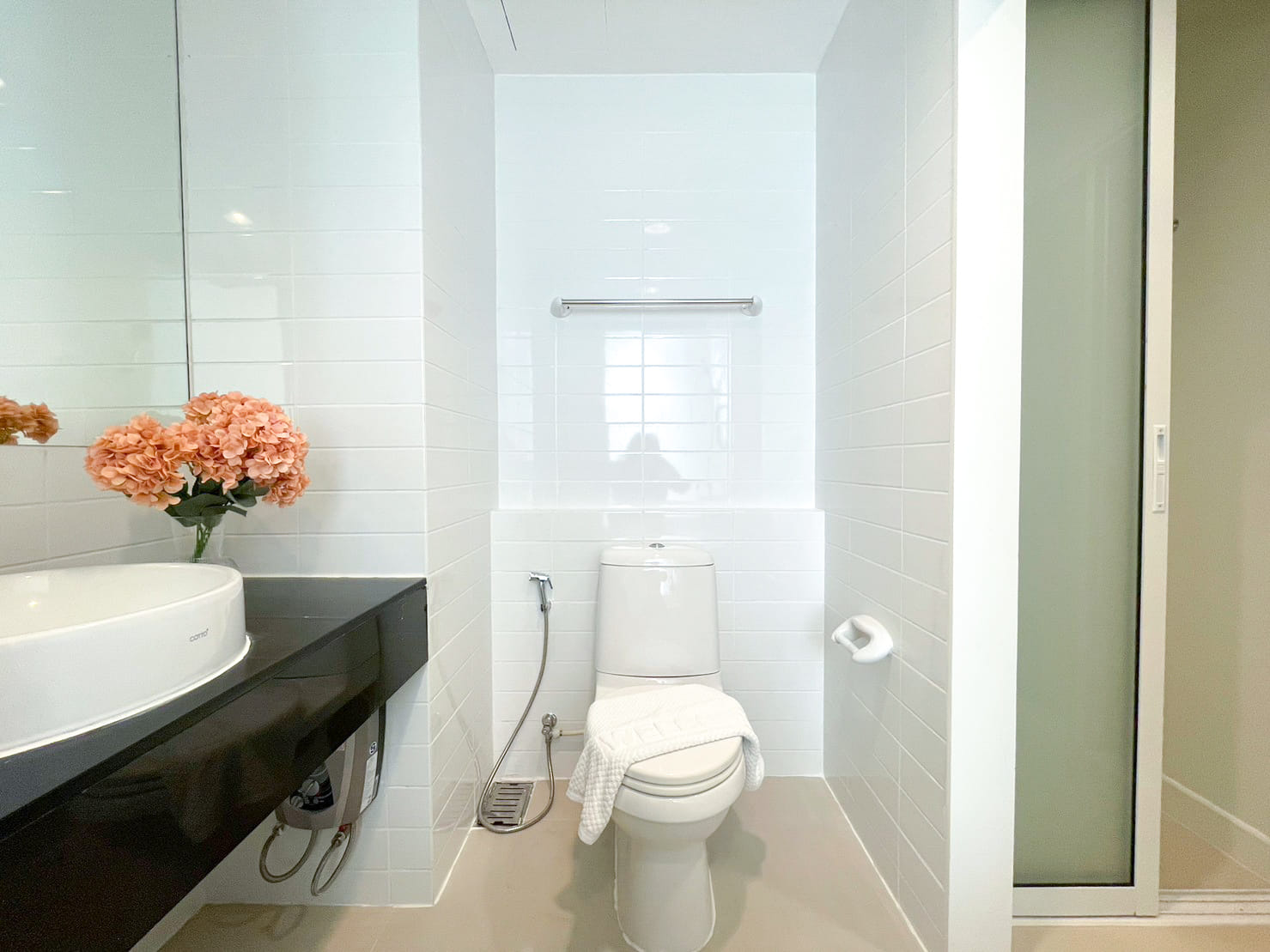 ขายคอนโด IDEO Mix Sukhumvit 103 (ไอดีโอ มิกซ์ สุขุมวิท 103) 1 ห้องนอน 1 ห้องน้ำ ขนาด 30 ตร.ม. ตึก B ชั้น 18 วิวดี ห้องแต่สวยตรงปก