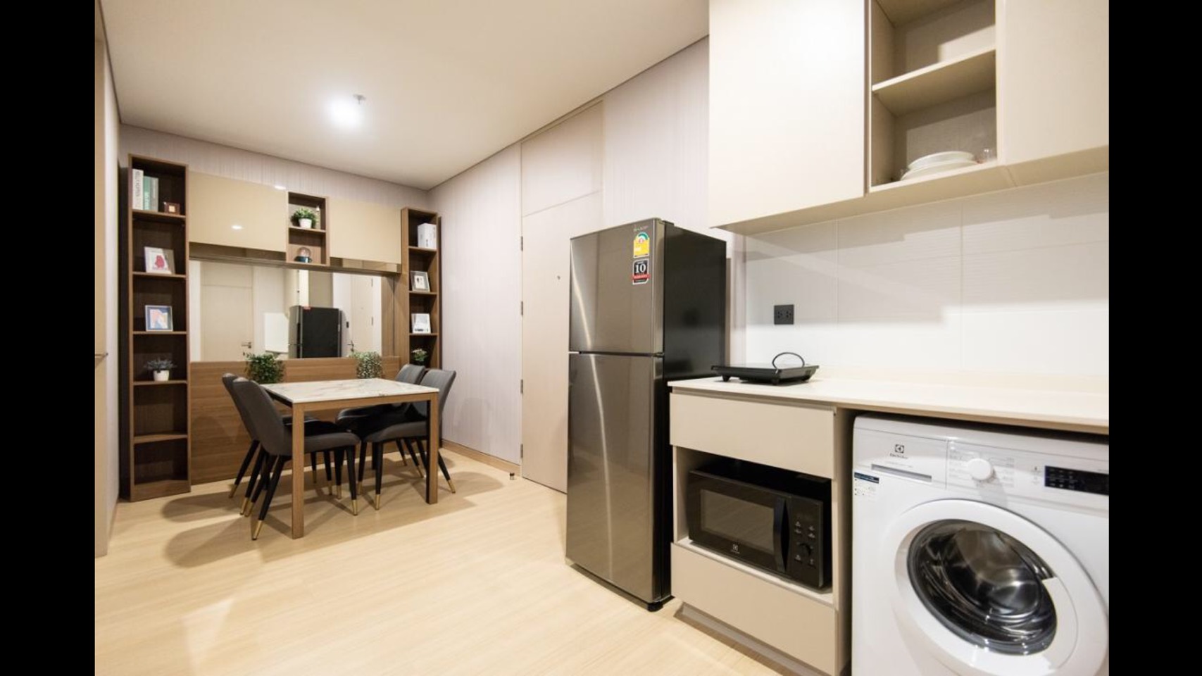 ให้เช่าคอนโดใหม่ Lumpini Suite Phetchaburi - Makkasan (ลุมพินี สวีท เพชรบุรี- มักกะสัน ) 2 ห้องนอน 1 ห้องน้ำ เลขที่ 1515/117 ขนาด 42 ตร.ม.