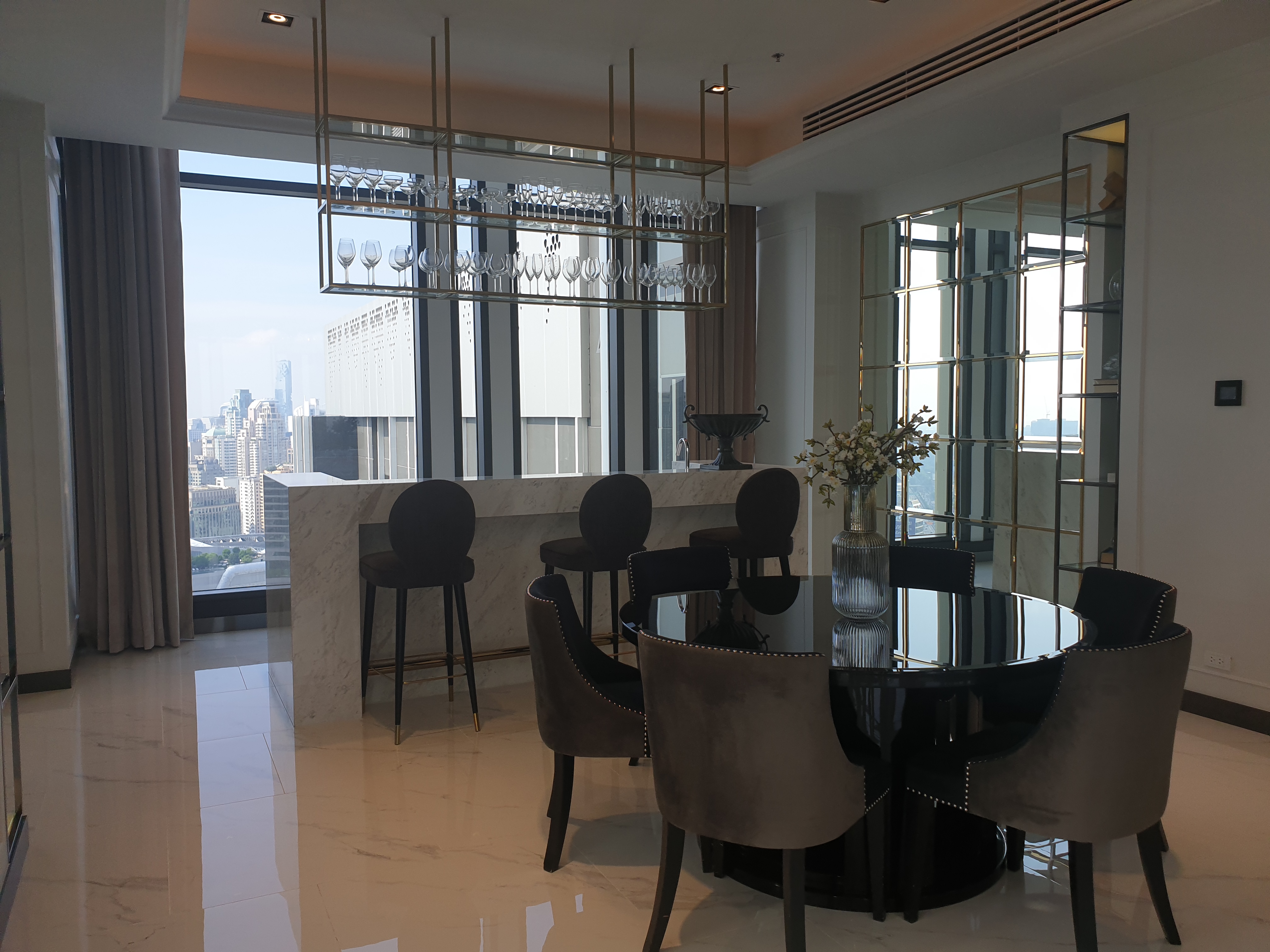 🏢✨ ให้เช่า คอนโด Life One Wireless (ไลฟ์ วัน ไวร์เลส – เพลินจิต) ห้อง Studio พร้อมอยู่ ทำเลทอง ใจกลางสุขุมวิท เพลินจิต 🏙️