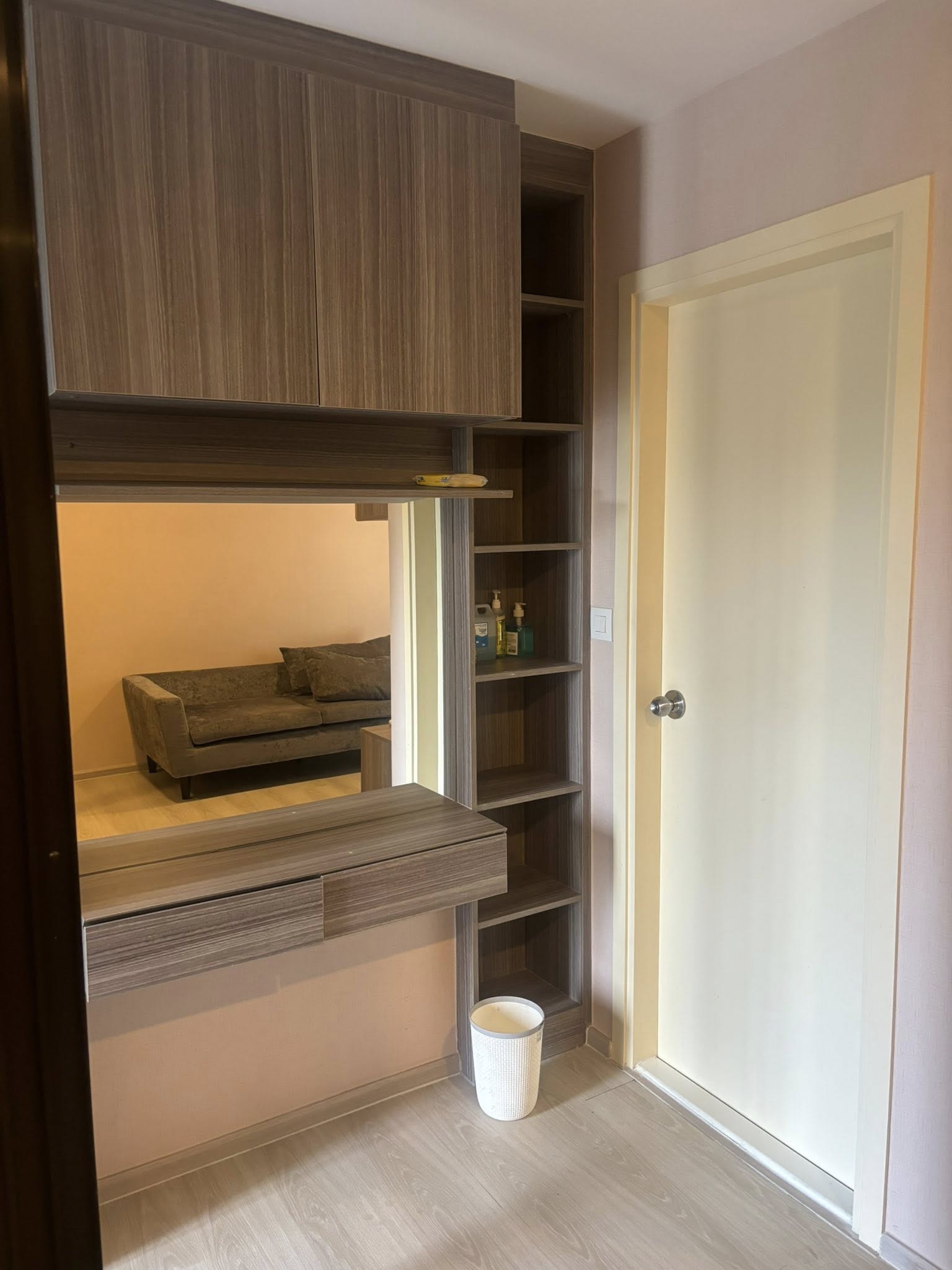 ปล่อยเช่าคอนโด kensington phaholyothin 63 (เคนซิงตัน พหลโยธิน 63 ) ขนาด 31.49 ตรม. 1 ห้องนอน 1ห้องน้ำ ชั้น 3 ห้องติดบันไดหนีไฟ