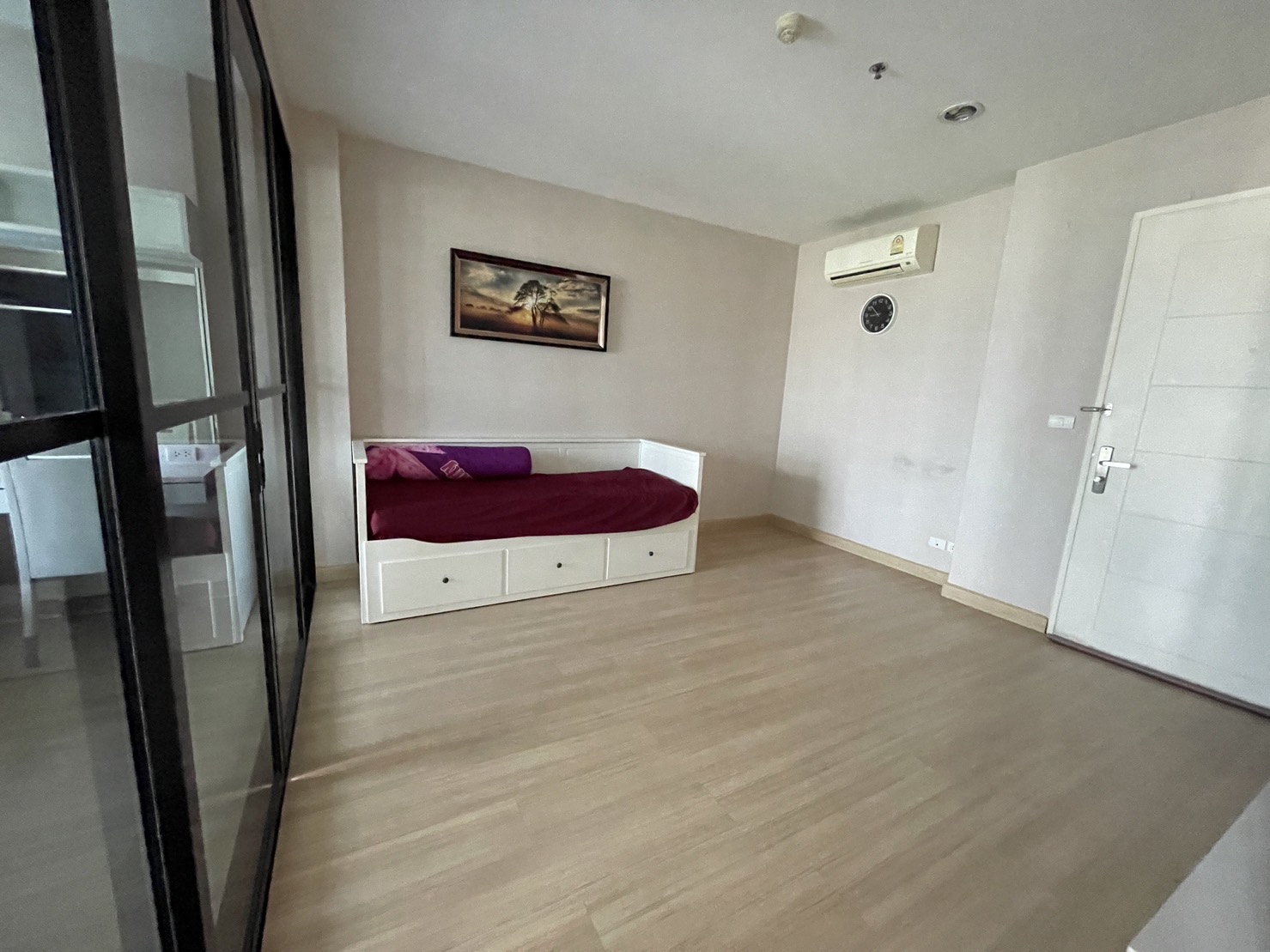 ขายขาดทุนคอนโดติดรถไฟฟ้า ลาดพร้าว Life @ Ladprao 18 (ไลฟ์ แอด ลาดพร้าว 18) 1 ห้องนอน 1 ห้องน้ำ ขนาด 40 ตรม ชั้น31 ขายขาดทุนเพียง 3.2 ล้าน