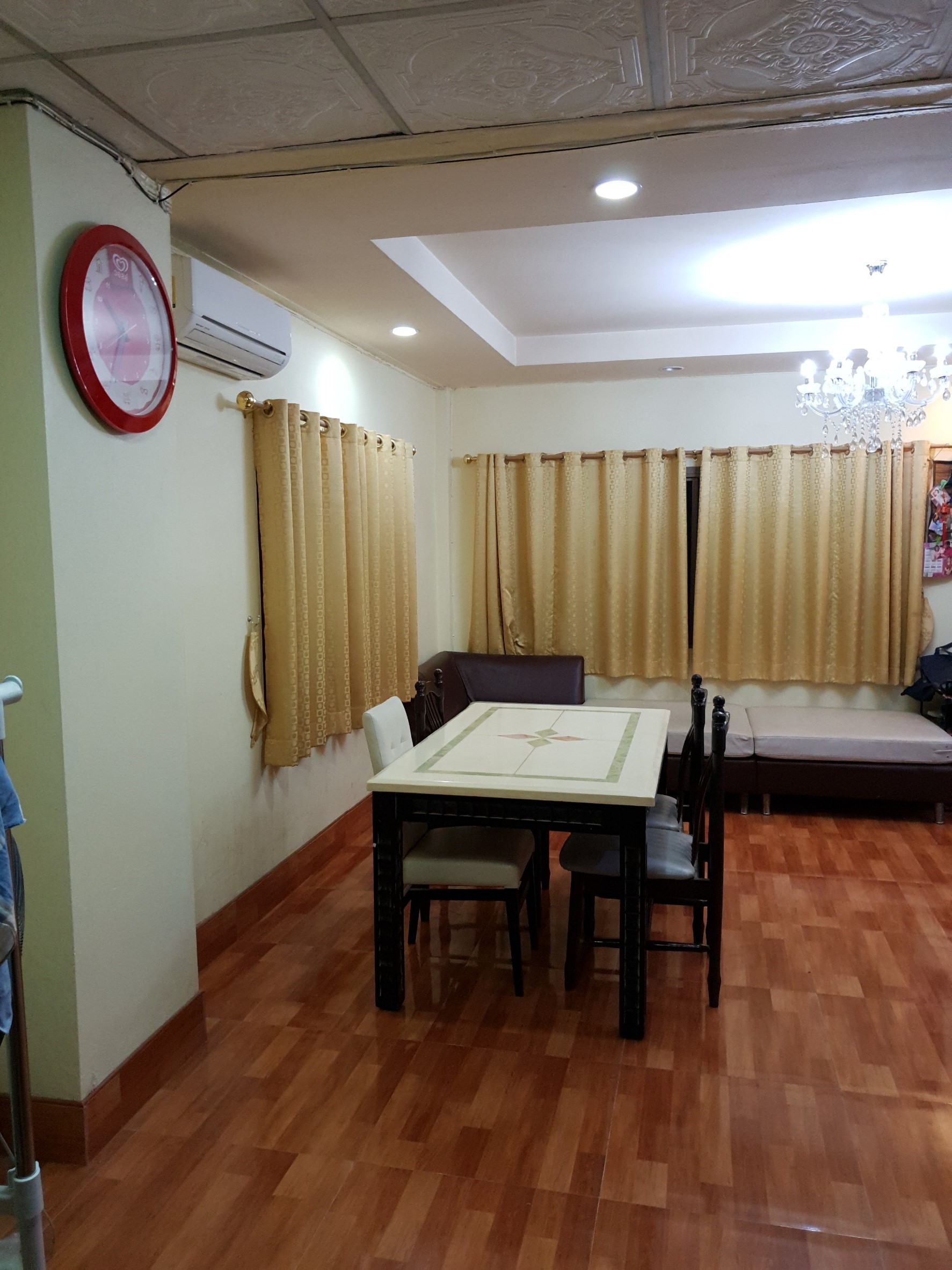 ขาย / เช่าบ้านแฝด 2 ชั้น หมู่บ้าน รังสิยา ซ.อุดมสุข 58 ถ.สุขุมวิท 103 ขายราคา 5.5 ล้าน 3 ห้องนอน