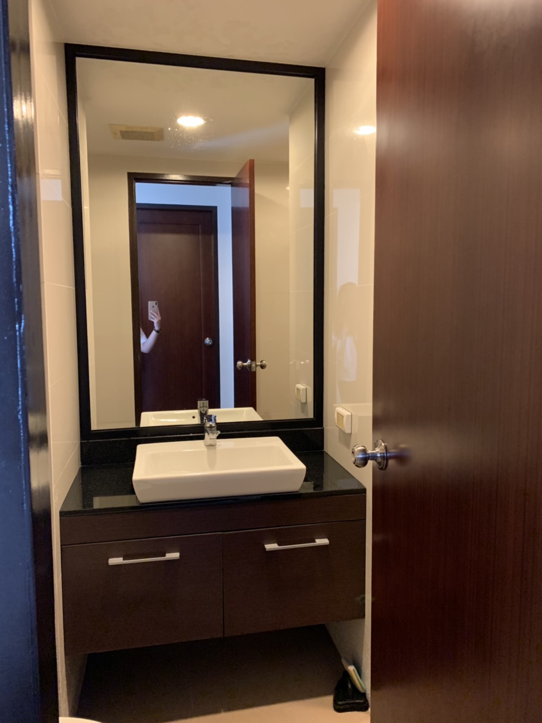 ขาย/ เช่า คอนโด Abstracts Phahonyothin Park (แอ็บสแตร็กส์ พหลโยธิน พาร์ค) 1.) ห้อง 592 ชั้น 20 ขนาด 57.77 ตรม 2 ห้องนอน