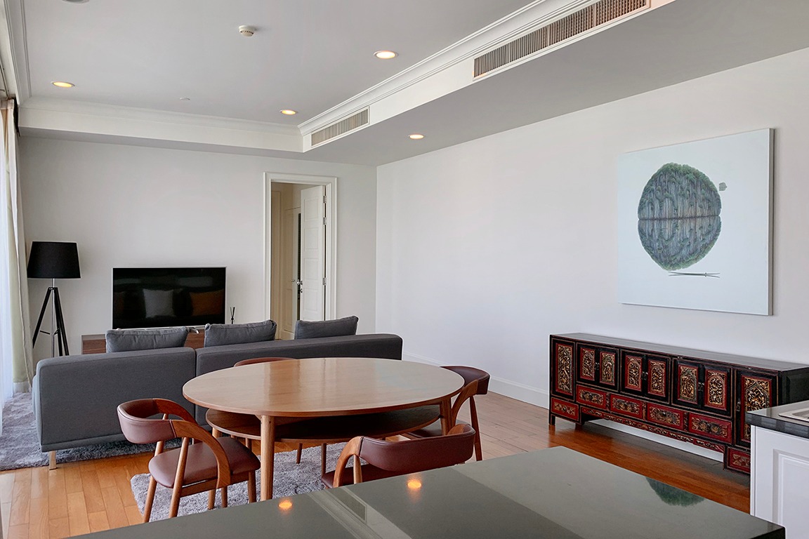 ให้เช่าคอนโด Royce Private Residences (รอย์ช ไพรเวท เรสซิเดนซ์ส) 2 ห้องนอน 2 ห้องน้ำ ขนาด 111.33 ตรม