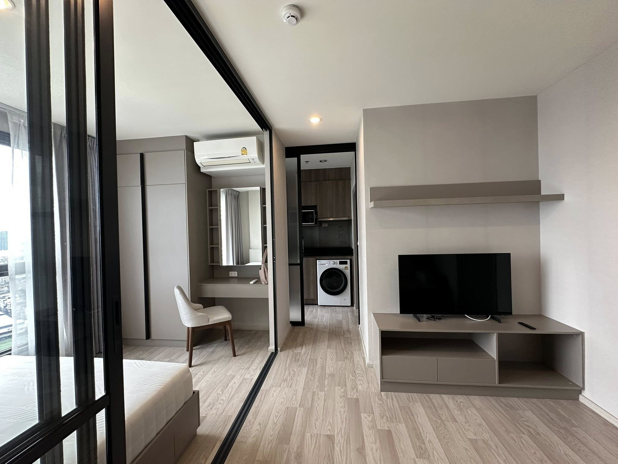 ðĄâĻ āđāļŦāđāđāļāđāļēāļāļāļāđāļ āđāļāļāļĩāđāļ āđāļĄāļāļī āļŠāļļāļāļļāļĄāļ§āļīāļ āļāļĩāļŠāļāđāļāļāļĒāļāđ / Ideo Mobi Sukhumvit Eastpoint âĻ