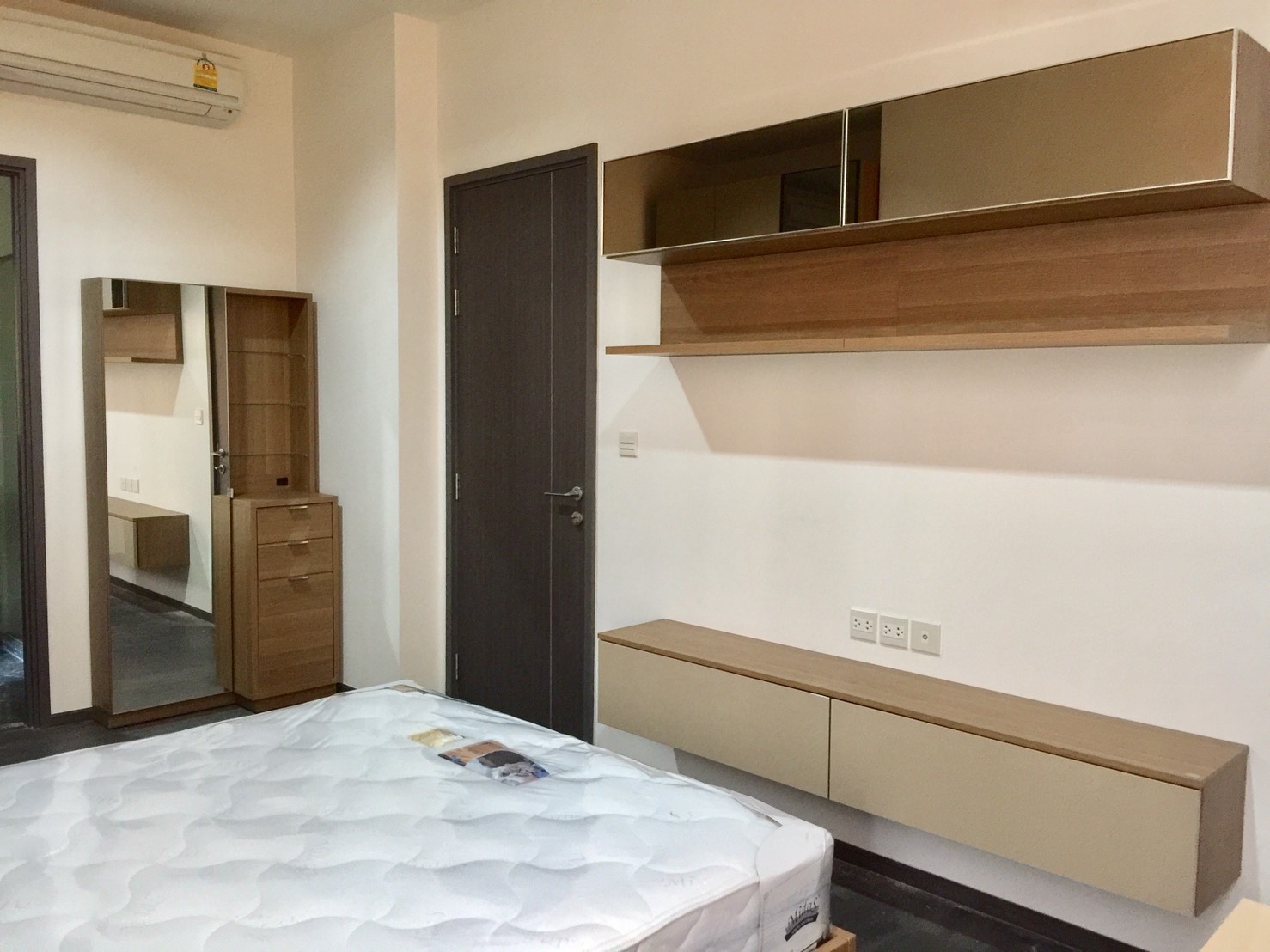 ขาย / ให้เช่าคอนโด Edge Sukhumvit 23 (เอดจ์ สุขุมวิท 23) 1ห้องนอน 1 ห้องน้ำ