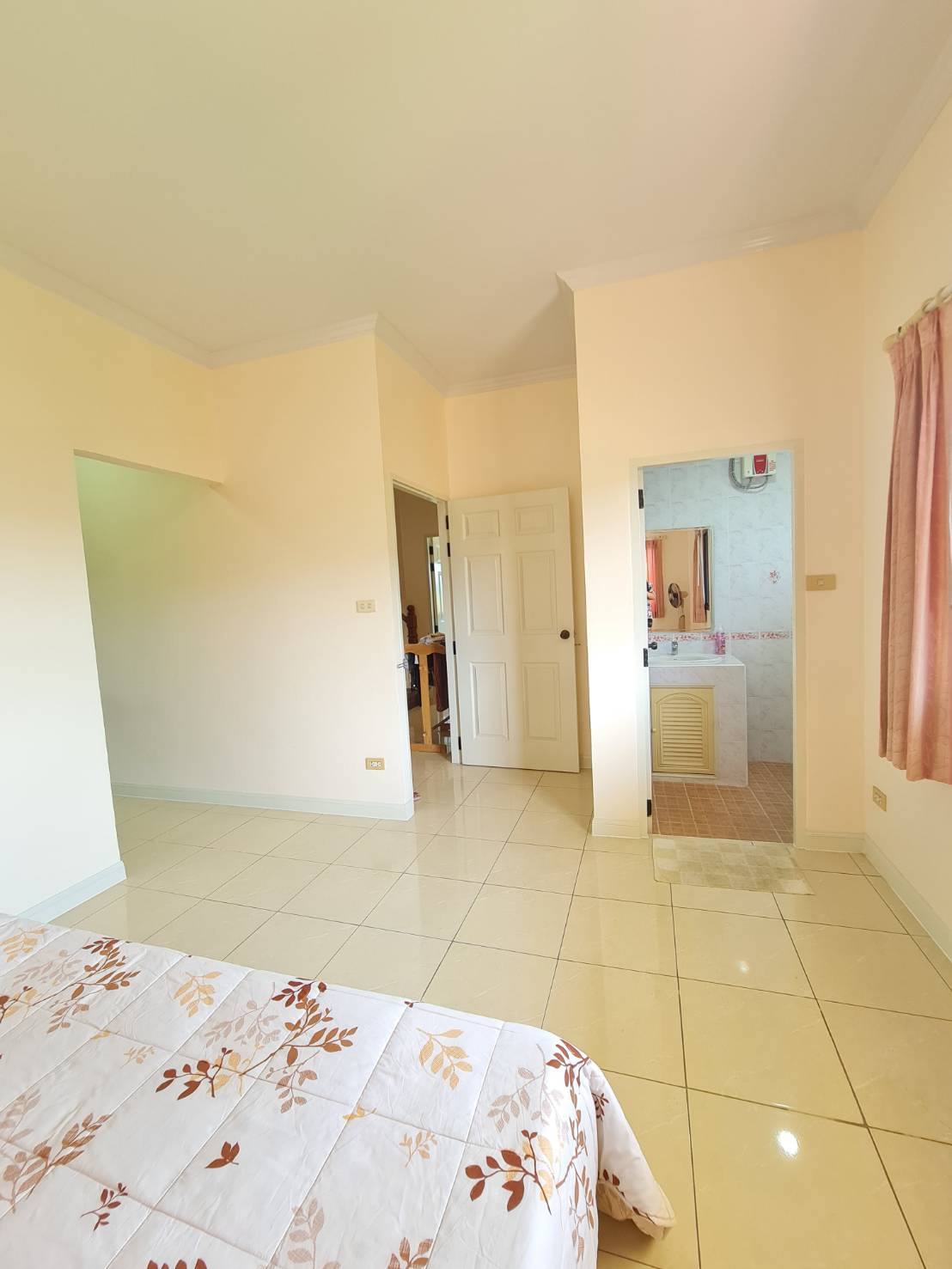 🏡 ขายบ้านเดี่ยวหลังใหญ่ วิวภูเขาล้อมรอบ หมู่บ้านพบโชคการ์เด้นฮิล (Phobchok Garden Hill) บางเสร่ – สัตหีบ