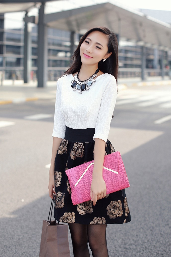 dress ชุดเดรสแฟชั่น ใส่ไปทำงาน ออฟฟิศ ใสเที่ยว สีขาว ดำ กระโปรงลายดอกไม้ น่ารัก Asia Street Fashion