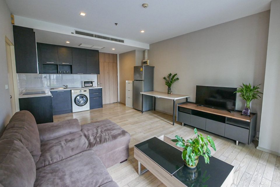 ให้เช่าคอนโด Noble Solo (โนเบิล โซโล) ทองหล่อ (25,000 บาท/เดือน) คอนโด 1 ห้องนอนเพิ่งปรับปรุงใหม่ ชั้น 6 วิวสระน้ำ