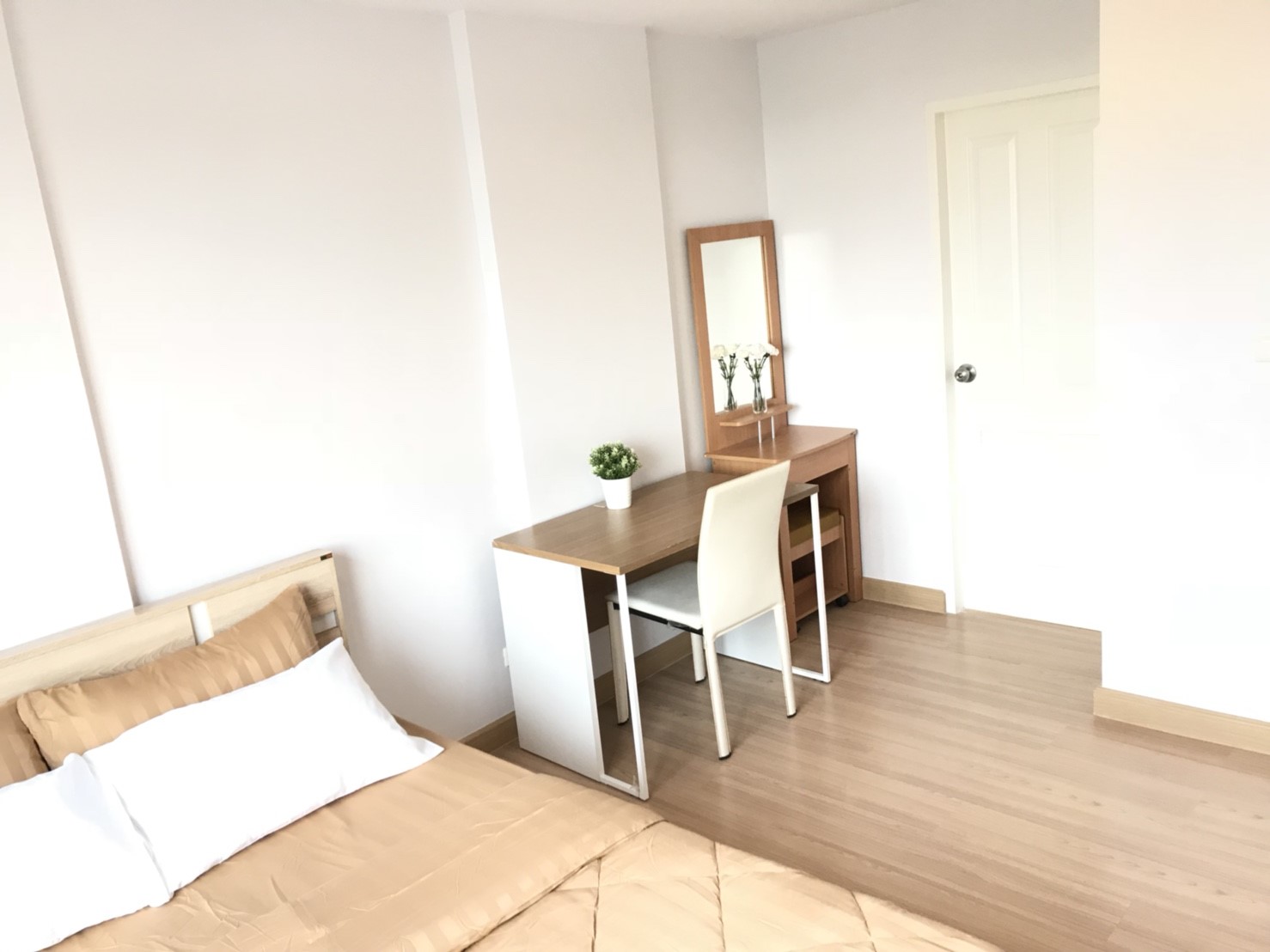 ขาย / เช่าคอนโด The Niche ID Ladprao - Wang Hin (เดอะนิช ไอดี ลาดพร้าว-วังหิน) 1 ห้องนอน 1 ห้องน้ำ ชั้น 8 ตึก เอ