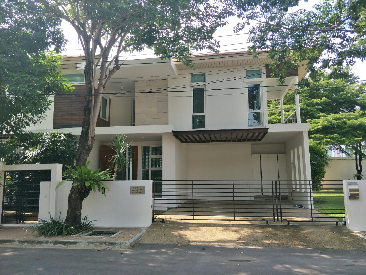 ห้เช่าบ้านเดี่ยว หมู่บ้าน นวธานี โซน เรสซิเดนซ์ Navatanee Residence หมู่บ้าน Luxury โครงการ อยู่ติดถนนเกษตร-นวมินทร์ตัดใหม่ ว่าง