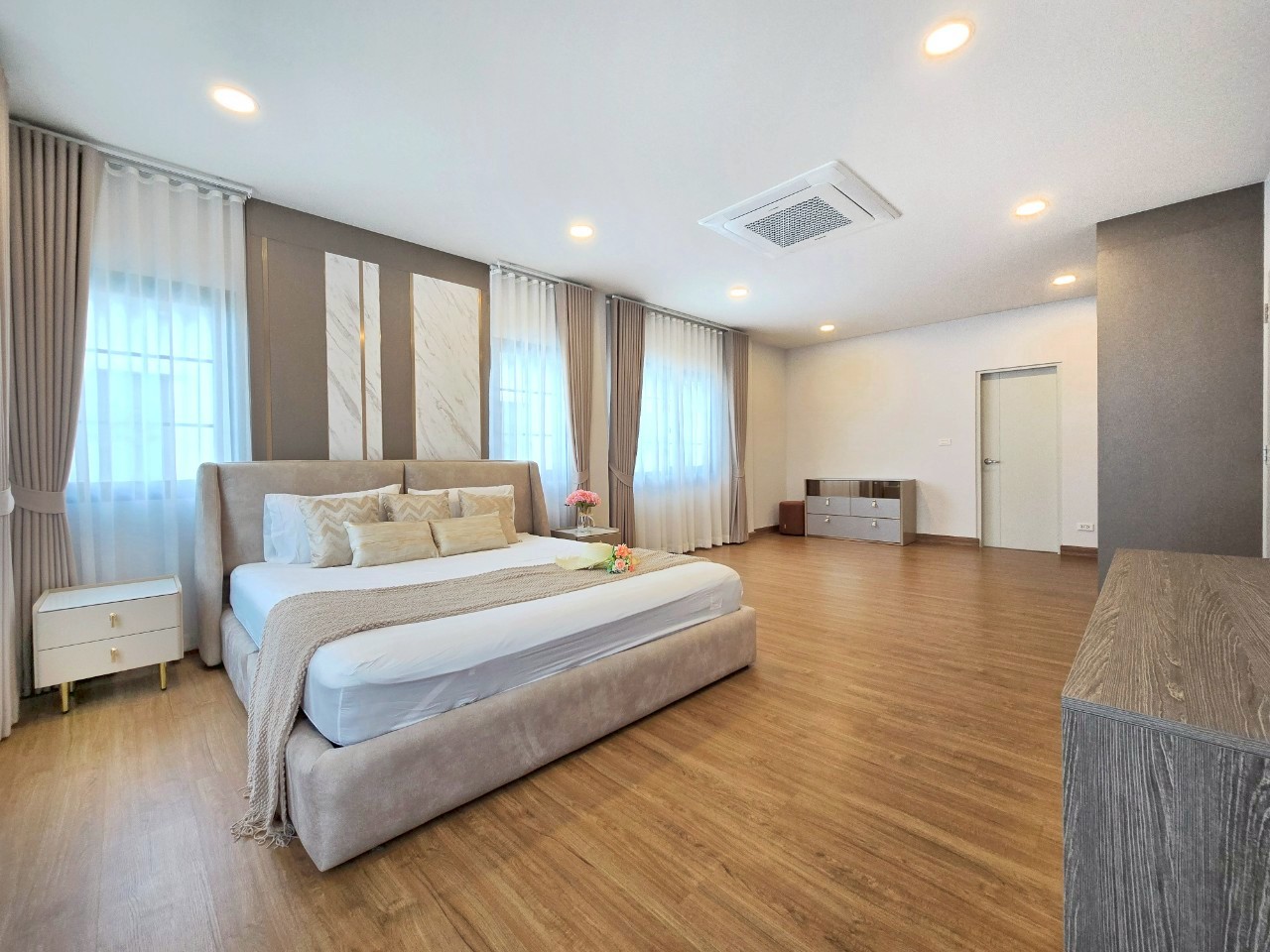 💥 ให้เช่าบ้านเดี่ยว 2 ชั้น หมู่บ้าน Centro Bangna เฟส 2 บ้านใหม่ ใกล้ Mega Central Bangna | 🏠 บ้าน Type ใหญ่สุด พร้อมห้องแม่บ้าน แปลงใกล้สวน บรรยากาศดีมาก