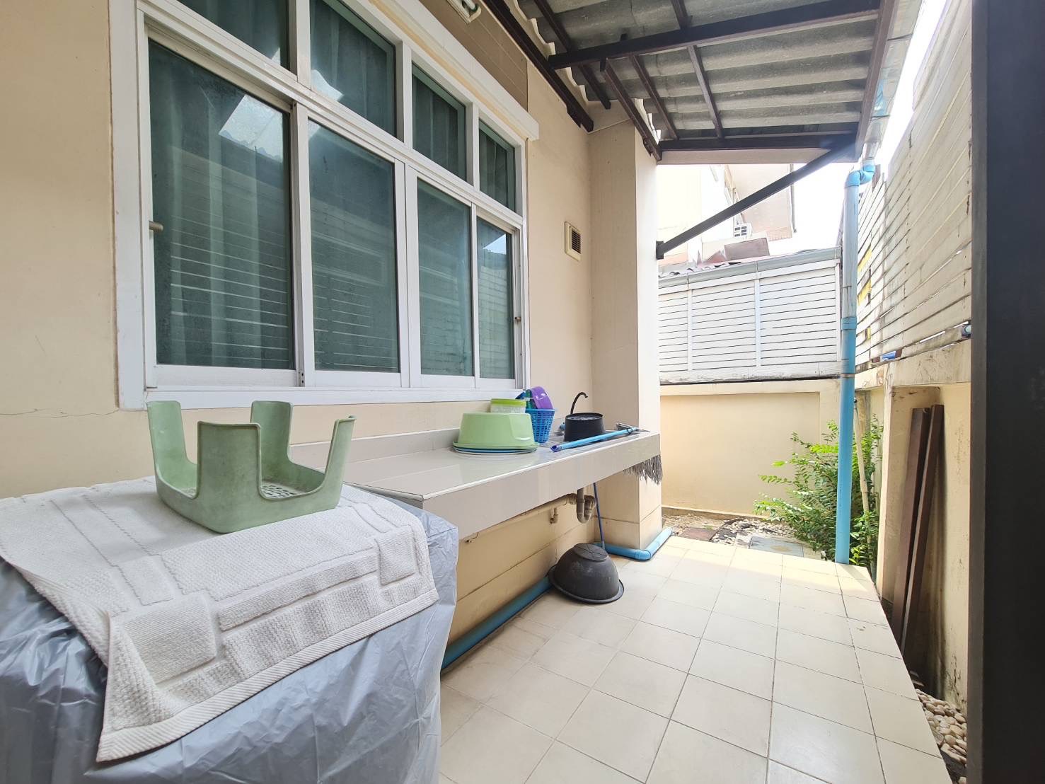 ขายบ้านเดียวติดถนนใหญ่ไม่ต้องเข้าซอย 3.35 ล้าน ราคาเดียวกับทาวน์เฮ้าส์ หมู่บ้าน พัฒนาสิริ เดอะไพรด์ ถนนเลียบคลองสอง