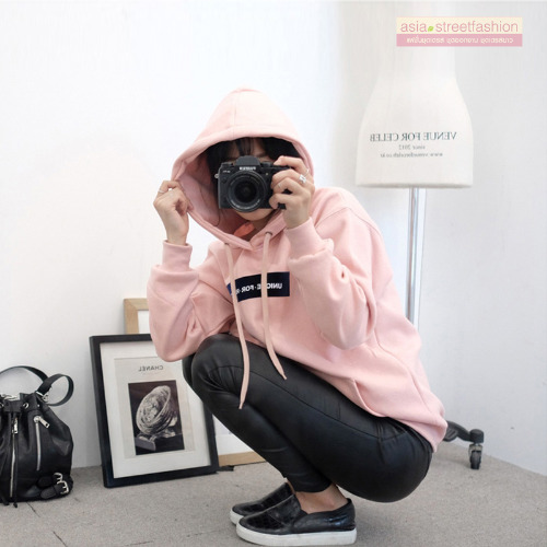 เสื้อกันหนาวฮู้ดดี้ แฟชั่นเกาหลี สีชมพู น่ารักมากจ้า ผ้าเนื้อไม่หนาใส่ในไทยได้จ้า พร้อมส่ง งานจริงในภาพสุดท้าย