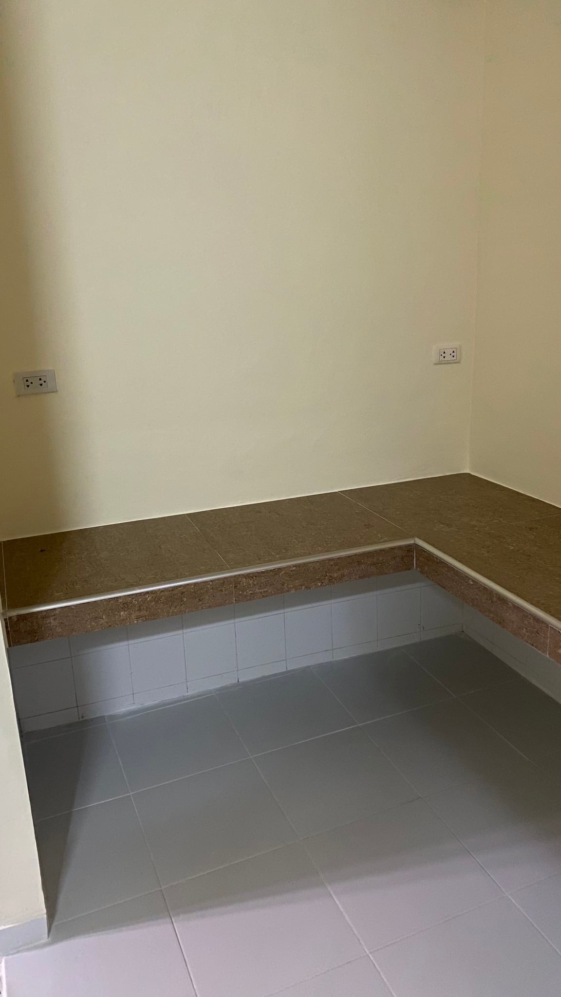 ขาย / ให้เช่า ทาวน์โฮม ,โฮมออฟฟิศ 3 ชั้น โครงการ Baan Klang Muang The Royal Monaco Srinakarin-Pattanakarn