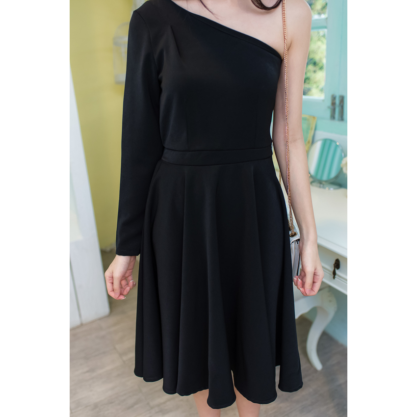 Fashion on art เดรสผ้าฮานาโก๊ะแขนยาวไหล่เดี่ยว - สีดำ