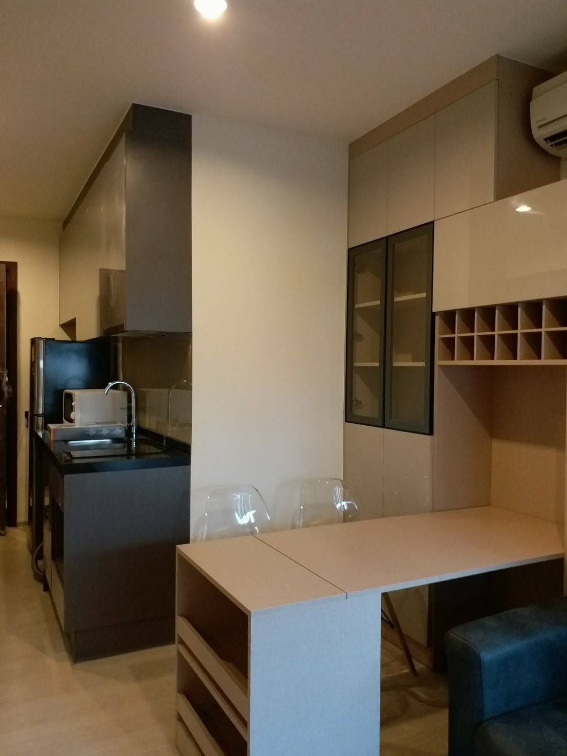 ให้เช่าคอนโด Rhythm Asoke 1 (ริทึ่ม อโศก 2) 2 ห้องนอน 1 ห้องน้ำ ชั้น 10 ขนาด 45 ตรม วิว สระว่ายน้ำ