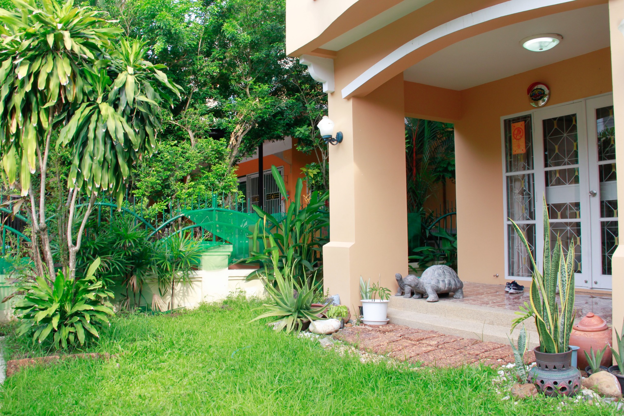 ให้เช่าบ้านเดี่ยว 2 ชั้น โครงการมัณฑนา พระยาสุเรนทร์ 26 (Manthana Phraya Suren 26) 📍 ใกล้ MRT บางชัน | รามอินทรา 109 | พระยาสุเรนทร์ 26