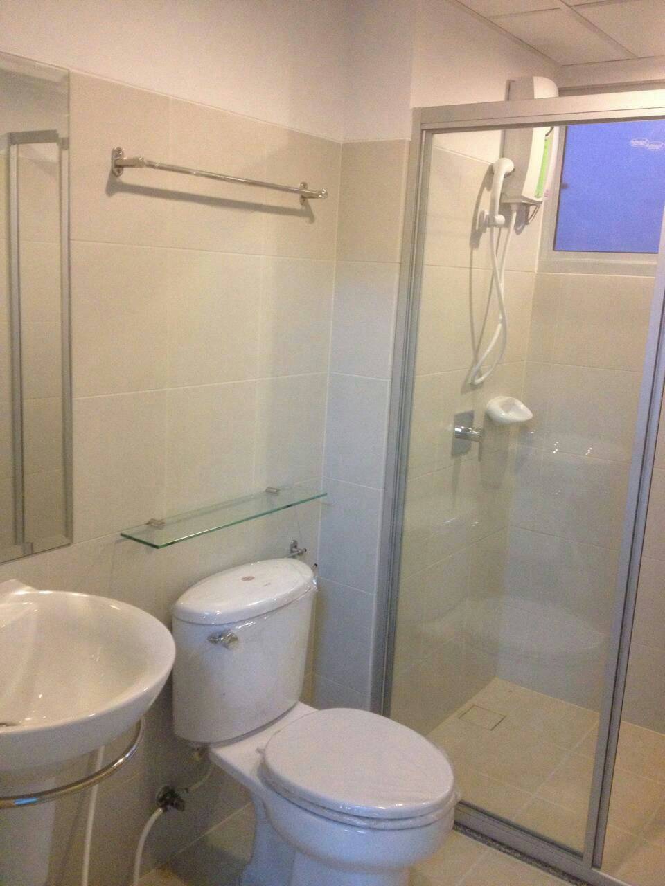 ให้เช่า/ขาย Condo Supalai Park Asoke-Ratchada ห้อง studio ชั้น 7 พื้นที่ 34 ตร.ม เช่า 12500 / เดือน ขาย 2.55 ล้าน วิวถนนพระราม 9 พร้อมเฟอร์นิเจอร์