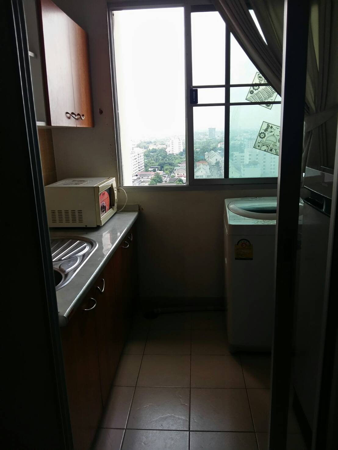 รหัสทรัพย์ 09595 ขาย / เช่าคอนโด ซิตี้โฮมรัตนาธิเบศร์ City Home Rattanathibet ติดถนนใหญ่ เฟอร์ฯ+ไฟฟ้า พร้อมอยู่ ขนาด : เนื้อที่ 31 ตรม. ตึก 2 ชั้น 15 ห้อง Studio