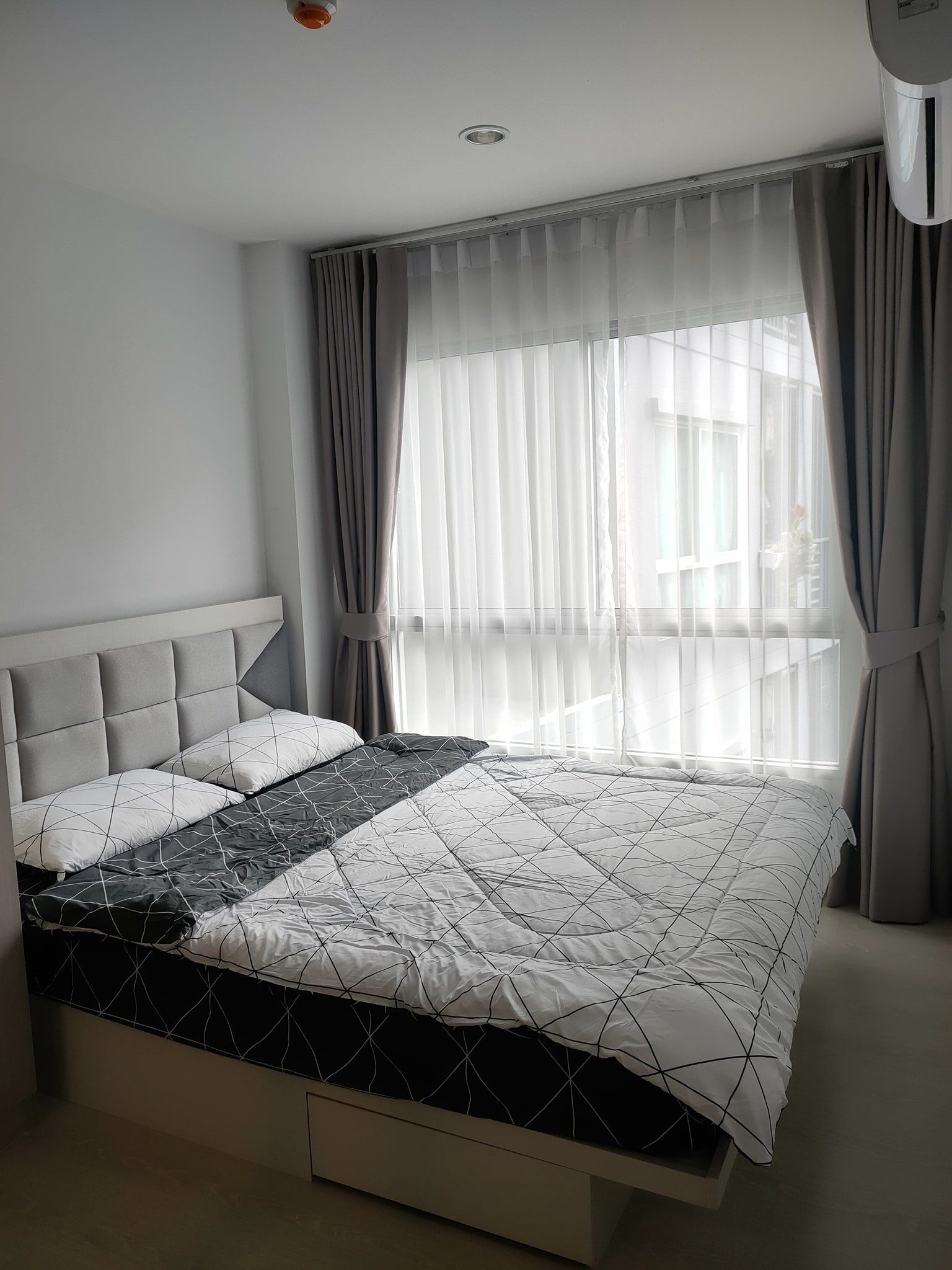 ให้เช่าคอนโดพร้อมอยู่ ราคา 7,000 บาท/เดือน (สัญญา 1 ปีขึ้นไป) ใกล้ BTS สำโรง และห้างอิมพีเรียลสำโรงเพียง 500 เมตร ***ส่วนต่อขยายรถไฟฟ้าสายสีเหลือง***