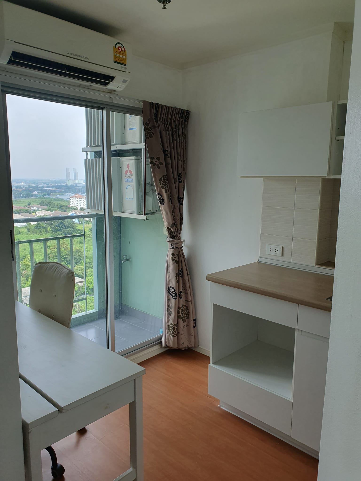 ให้เช่า คอนโด Lumpini Park Rattanathibet (ลุมพินี พาร์ค รัตนาธิเบศร์ งามวงศ์วาน) ติด MRT บางกระสอ เดินขึ้นได้เลย 1 ห้องนอน 1 ห้องน้ำ ขนาด 23 ตร.ม