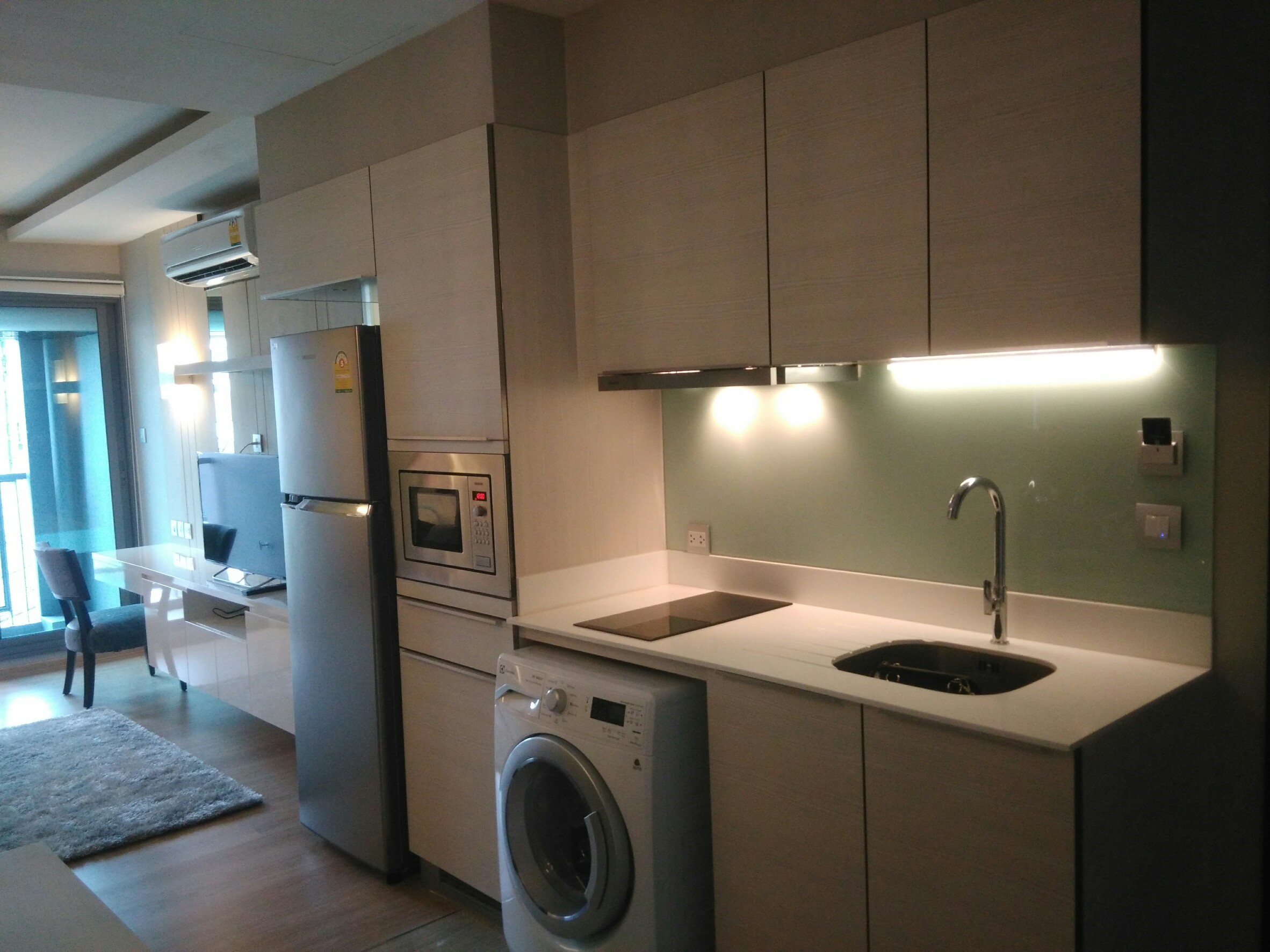 ขาย / เช่า คอนโด H Sukhumvit 43 (เอช สุขุมวิท 43) 1ห้องนอน 1 ห้องน้ำ 1ห้องรับแขก ห้องครัวในตัว พื้นที่ 40.92 ตร.ม ชั้น 9 ห้อง 99/53 วิวเมือง