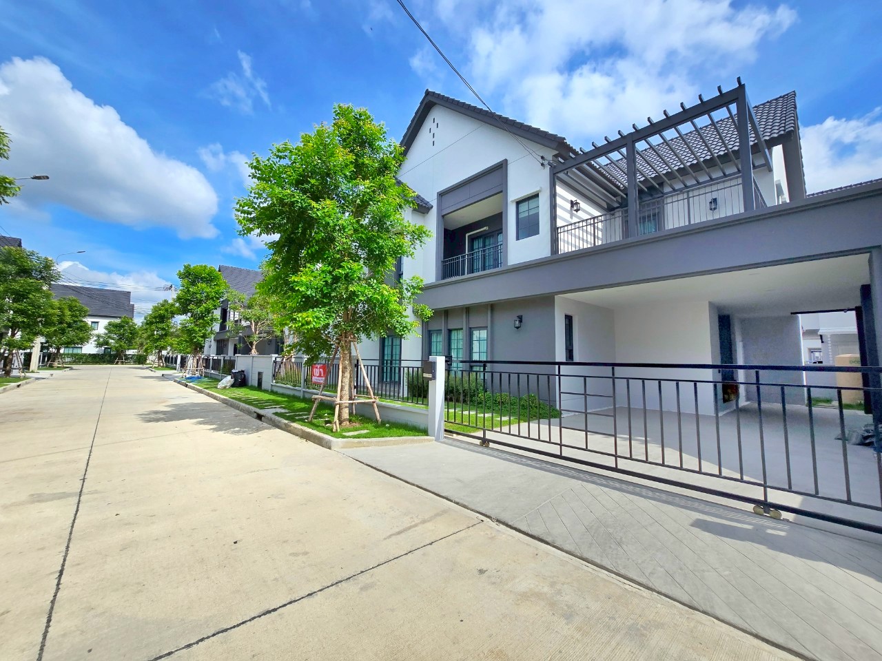 💥 ให้เช่าบ้านเดี่ยว 2 ชั้น หมู่บ้าน Centro Bangna เฟส 2 บ้านใหม่ ใกล้ Mega Central Bangna | 🏠 บ้าน Type ใหญ่สุด พร้อมห้องแม่บ้าน แปลงใกล้สวน บรรยากาศดีมาก