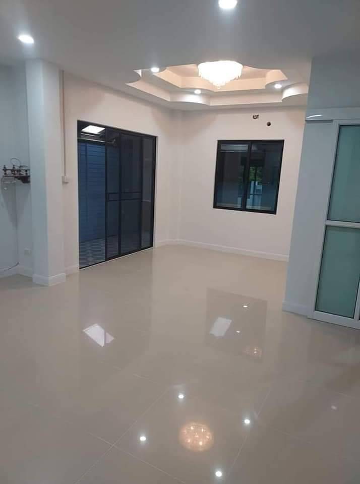 ขายบ้านเดี่ยว 2 ชั้น 56 ตร.วา 3 ห้องนอน 2 ห้องน้ำ โครงการ บ้านฟ้าปิยรมย์ เนสโต้ วงแหวนลำลูกกา-คลอง 6 บ้านหลังที่ 3 นับจากหน้าโครงการ