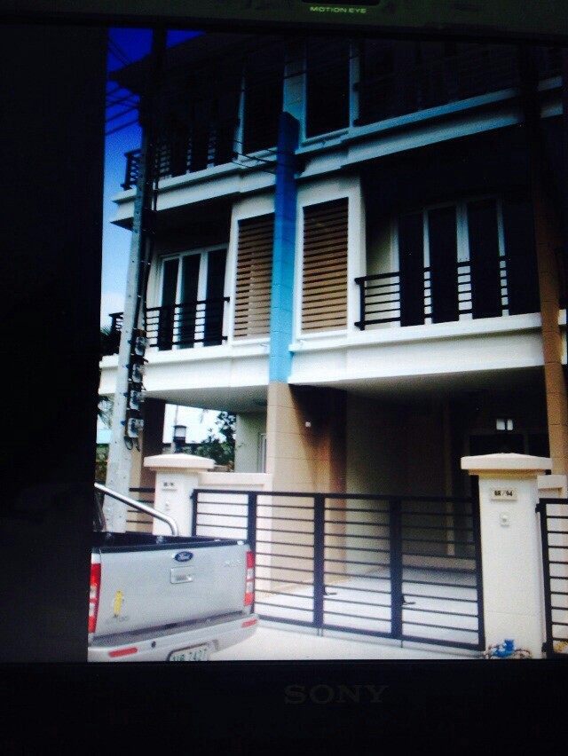 ขายทาวโฮมน์ 3 ชั้น โครงการหมู่บ้านคาซ่าซิตี้ 2 ใกล้ทางด่วนรามอินทรา – เอกมัย หมู่บ้านอยู่