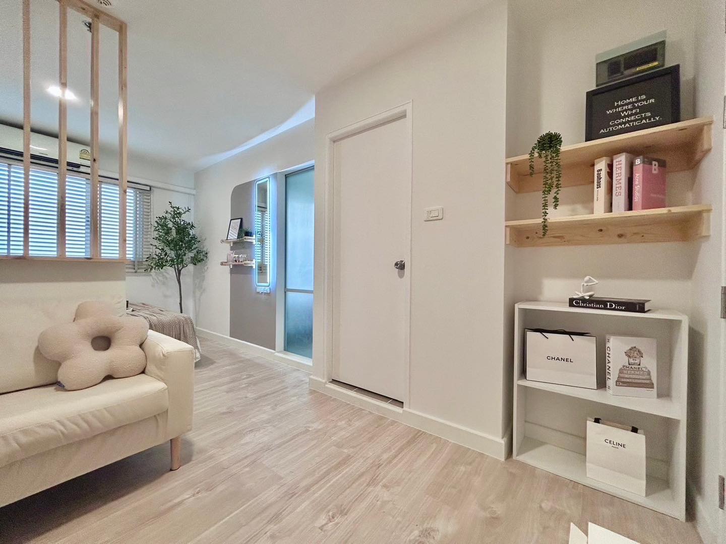 ขายด่วน! คอนโดลุมพินี คอนโดทาวน์ รามอินทรา - นวมินทร์ แต่งใหม่ พร้อมอยู่ ฟรีโอน! 🔥 💰 ราคาสุดคุ้มเพียง 1.29 ล้านบาท! (ราคานี้หาคอนโดทำเลแบบนี้ไม่ได้อีกแล้ว!)